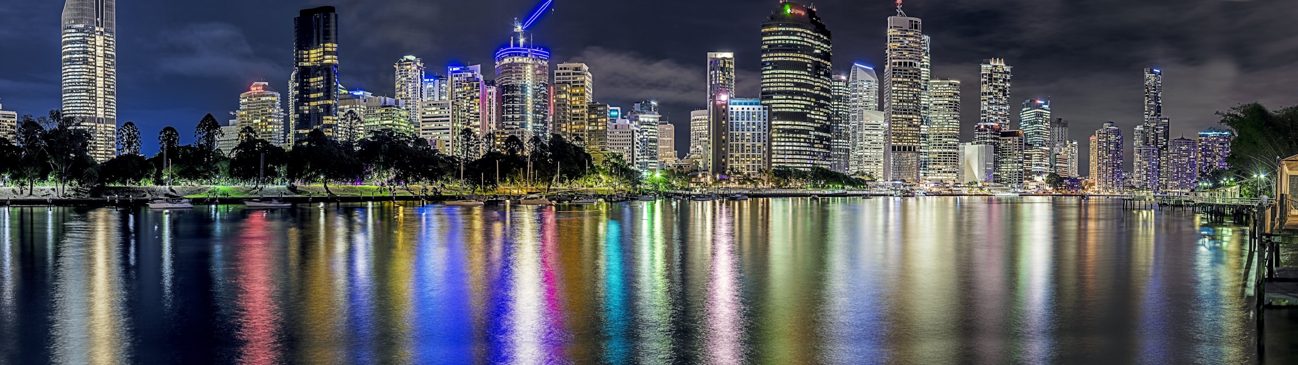 Panoramic Night View of Brisbane City Skyline HD Wallpaper