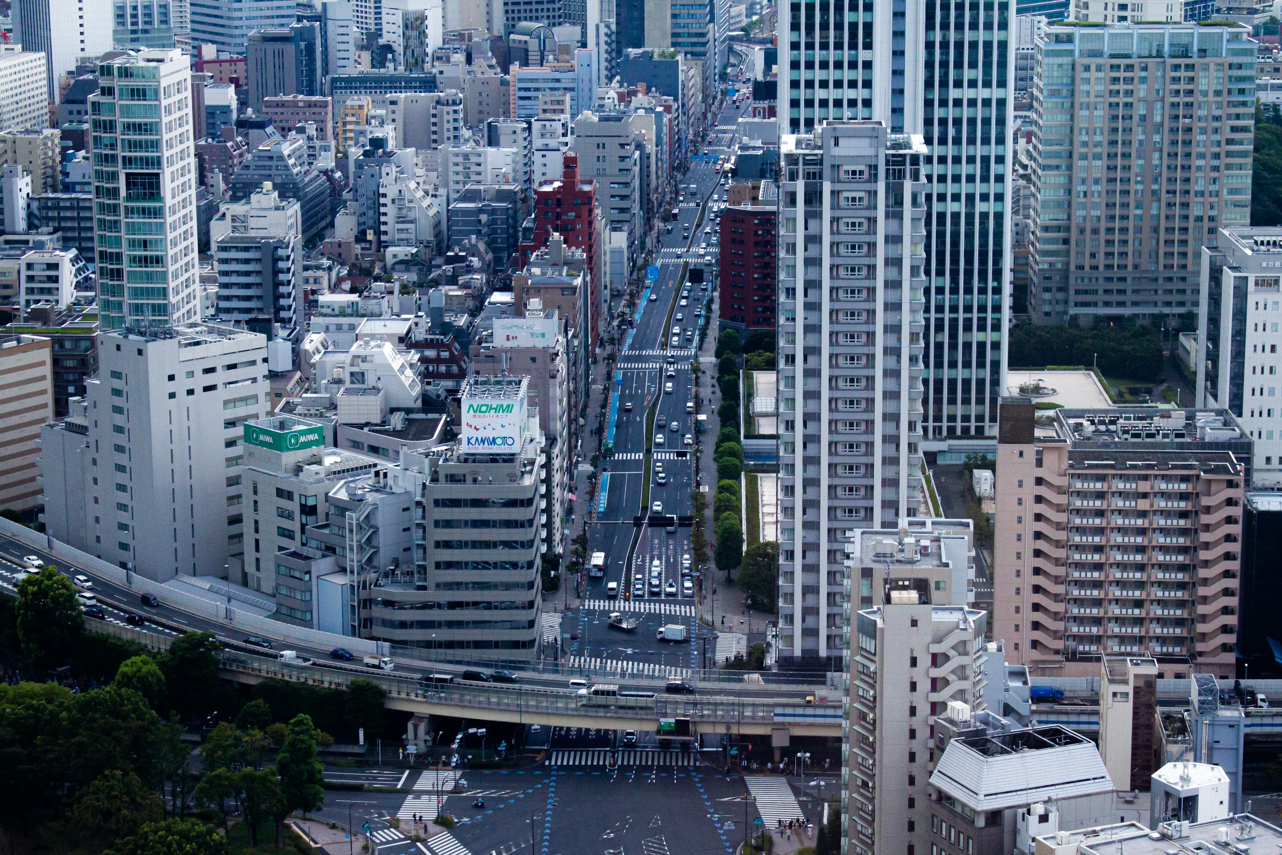 Aerial View of Dense Tokyo Cityscape with Skyscrapers HD Wallpaper