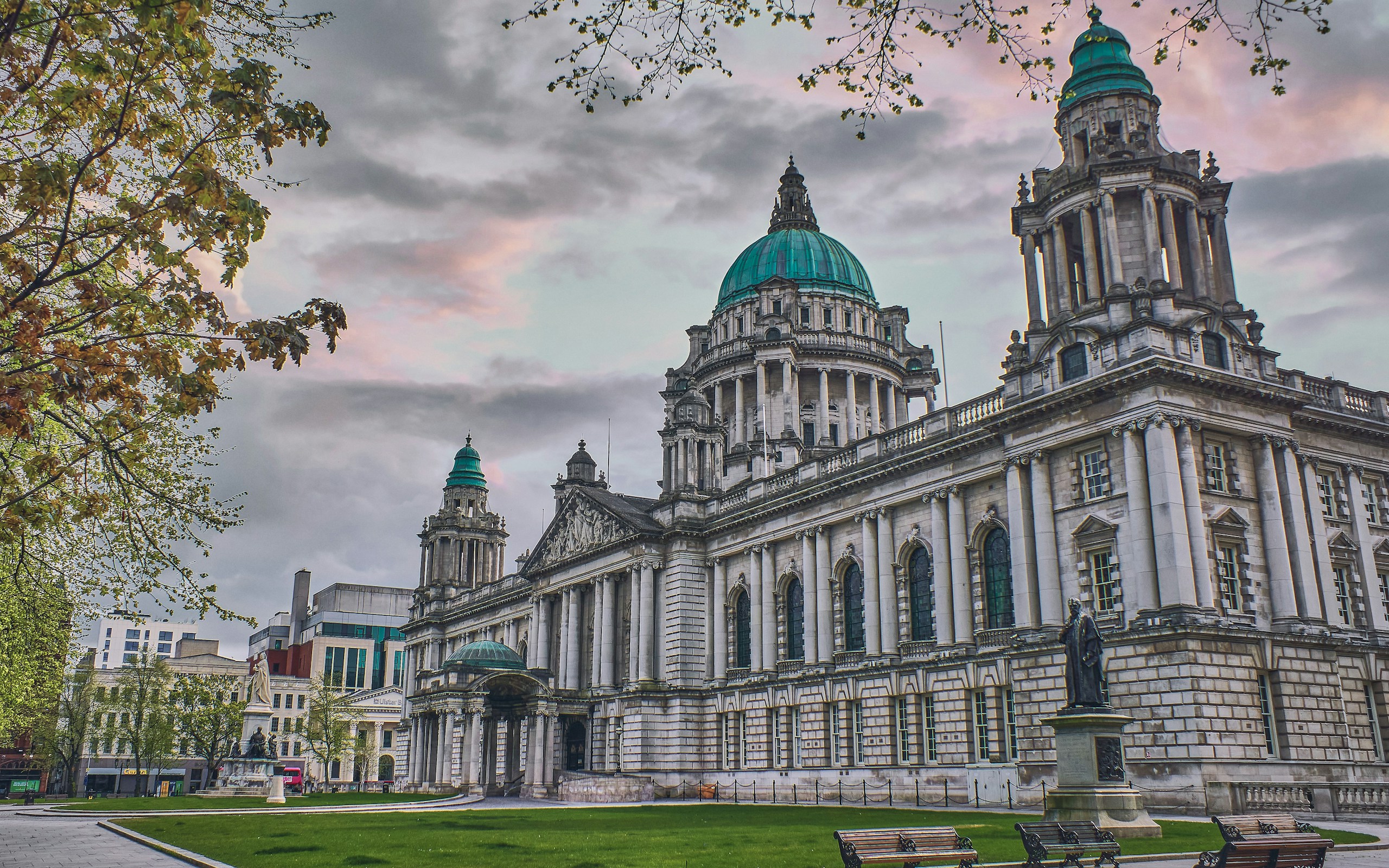 Belfast City Hall on a Spring Morning HD Wallpaper
