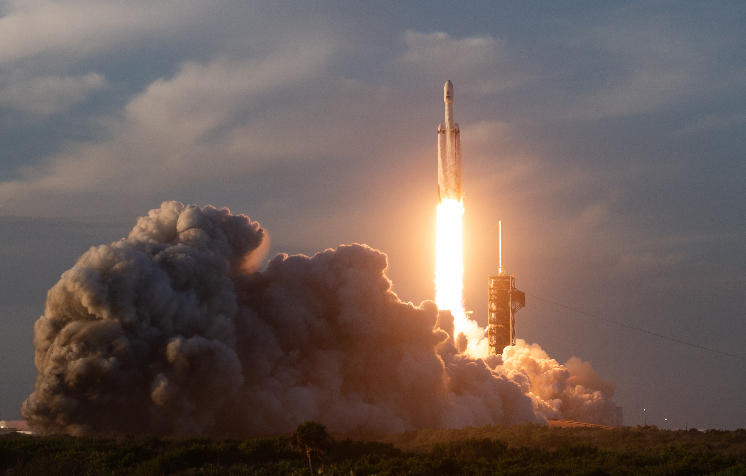 SpaceX Falcon Heavy Rocket Launching into the Sky HD Wallpaper