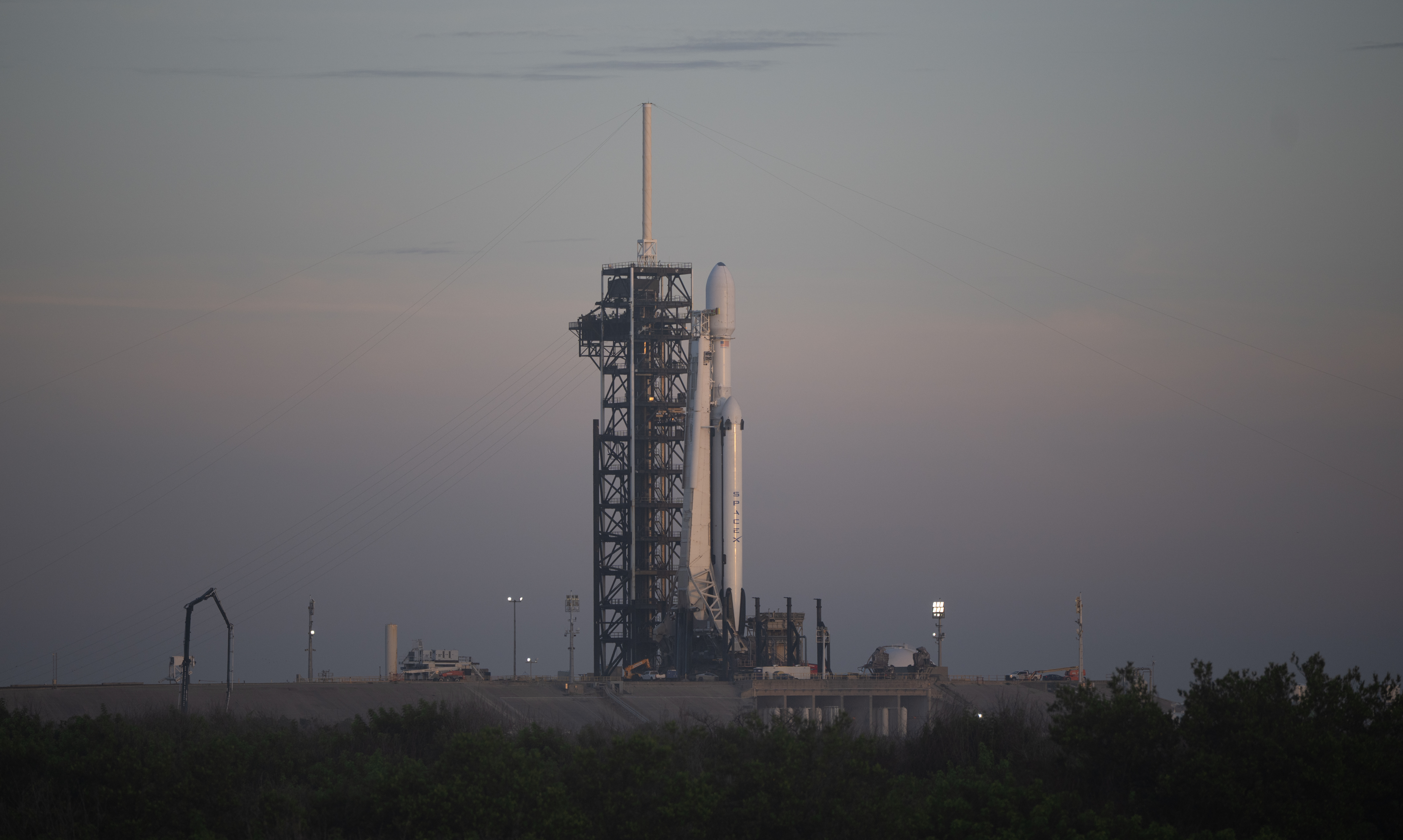 SpaceX Falcon Heavy Rocket on Launch Pad 39A HD Wallpaper