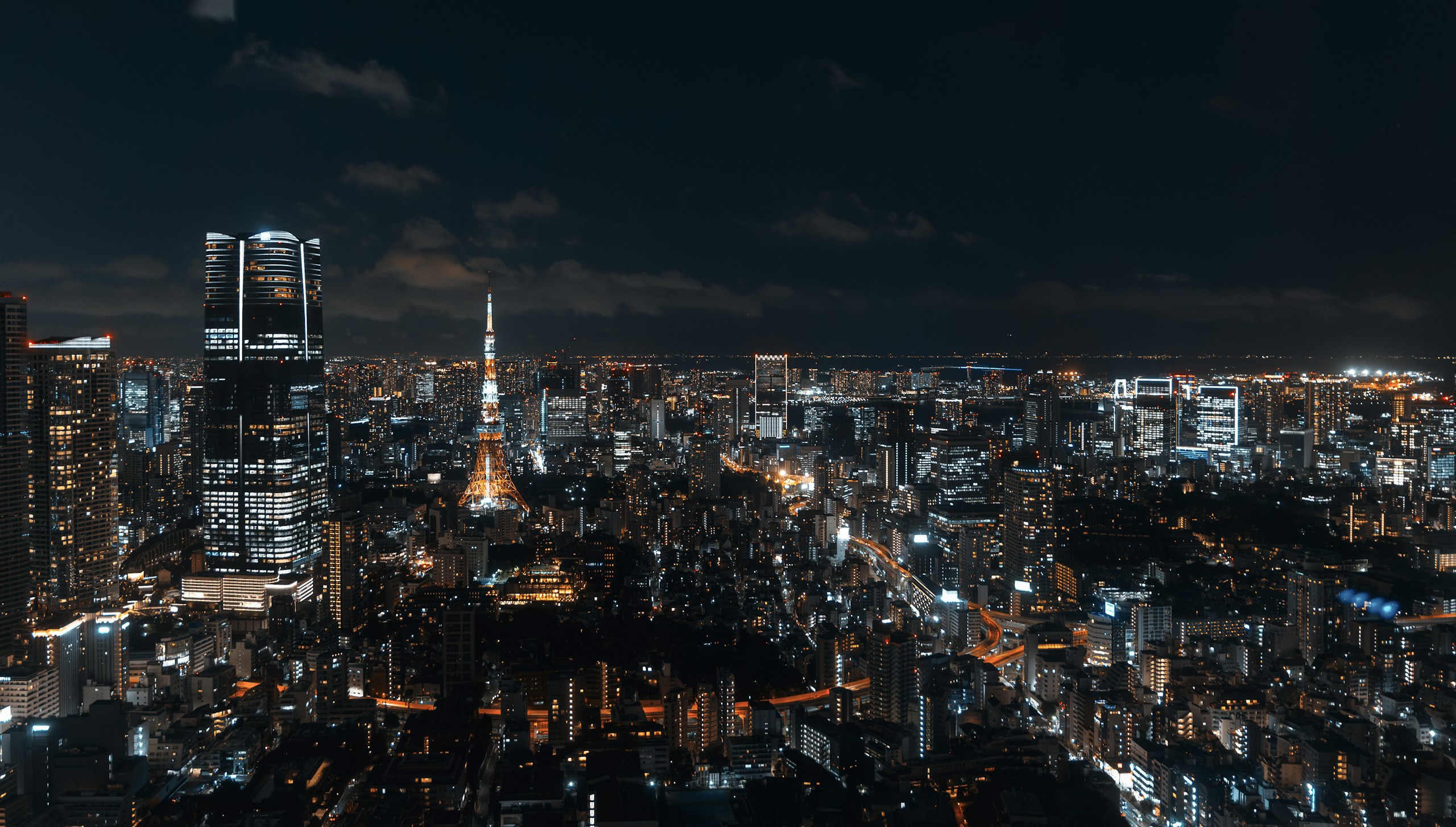 Tokyo Skyline at Night with Tokyo Tower HD Wallpaper