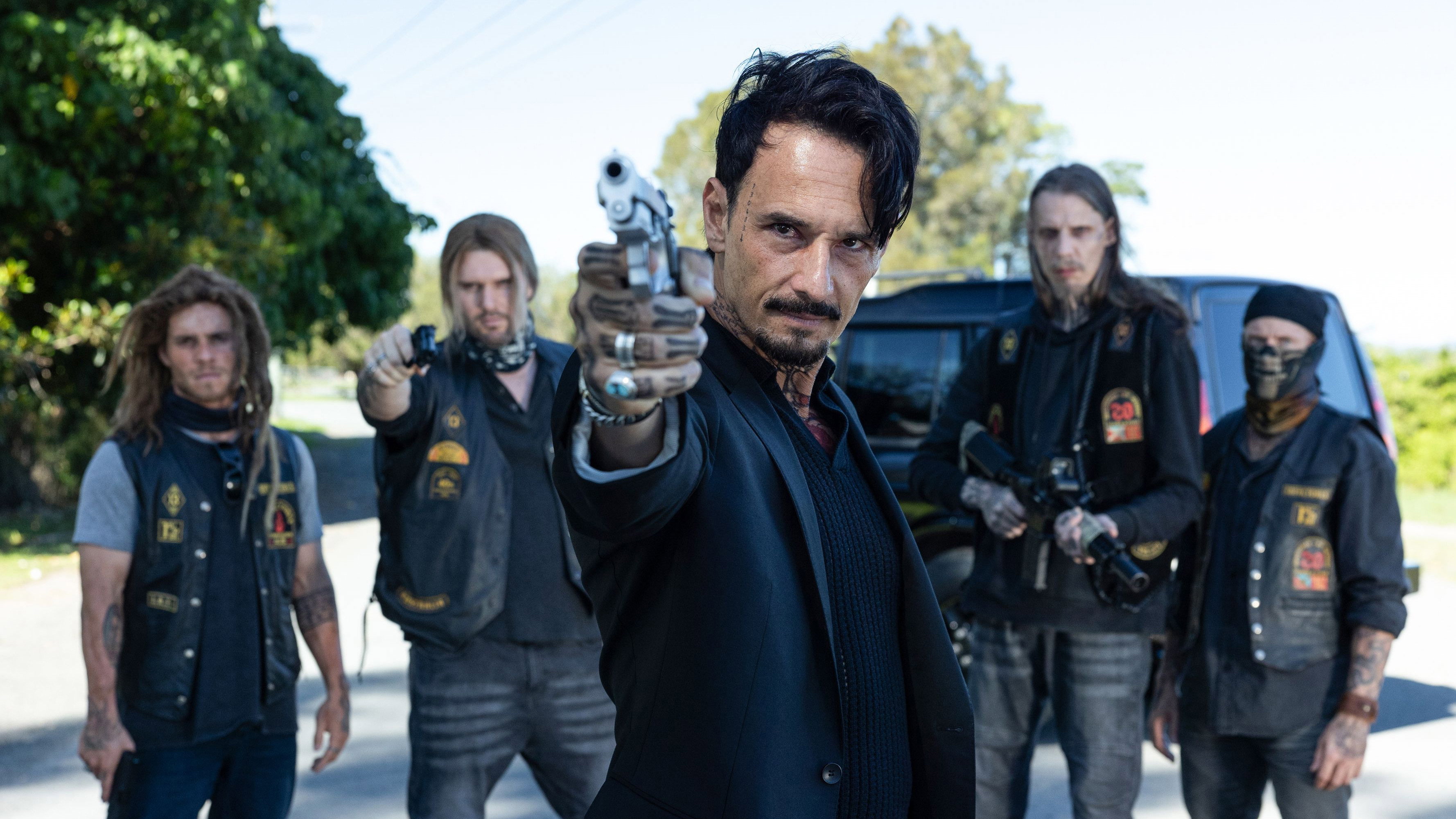 Men with guns from the movie Runner HD Wallpaper