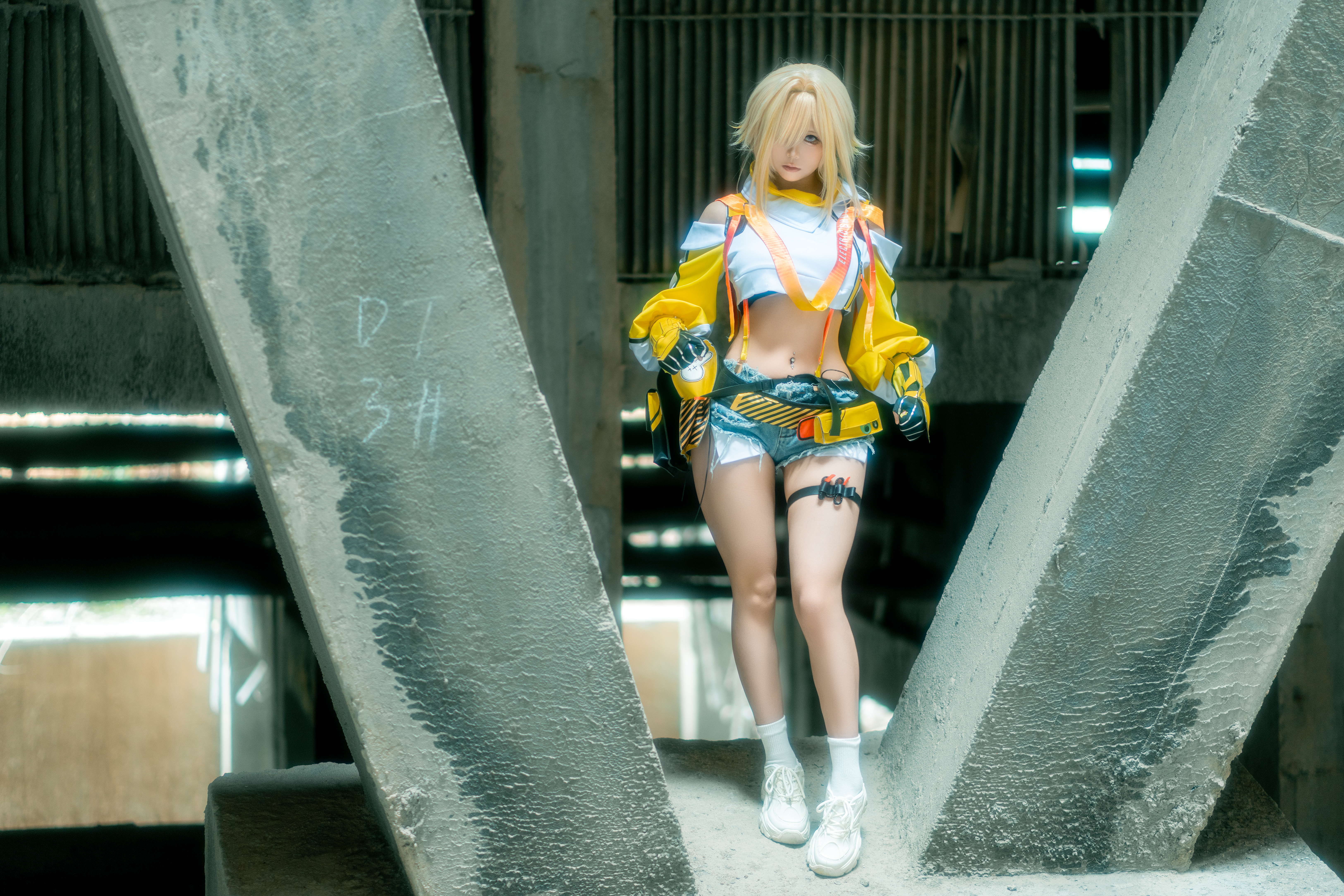 Cosplayer in yellow jacket and denim shorts HD Wallpaper
