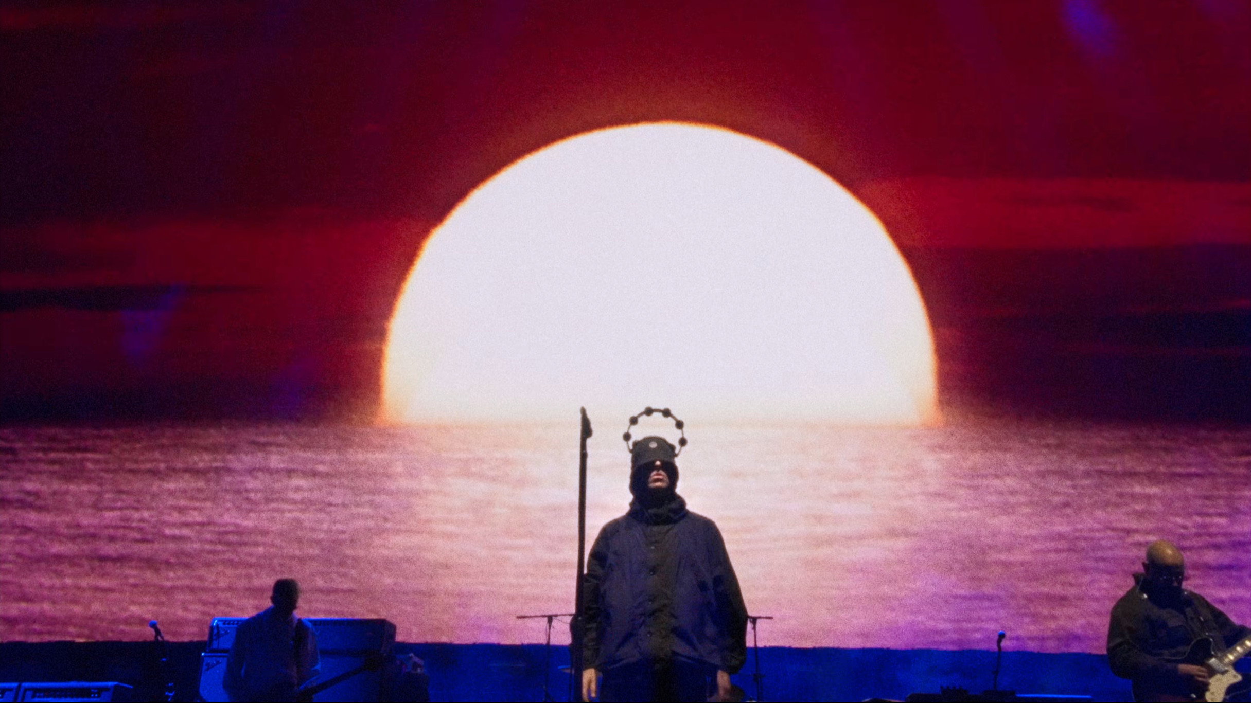 Oasis: Don't Look Back in Anger concert HD Wallpaper