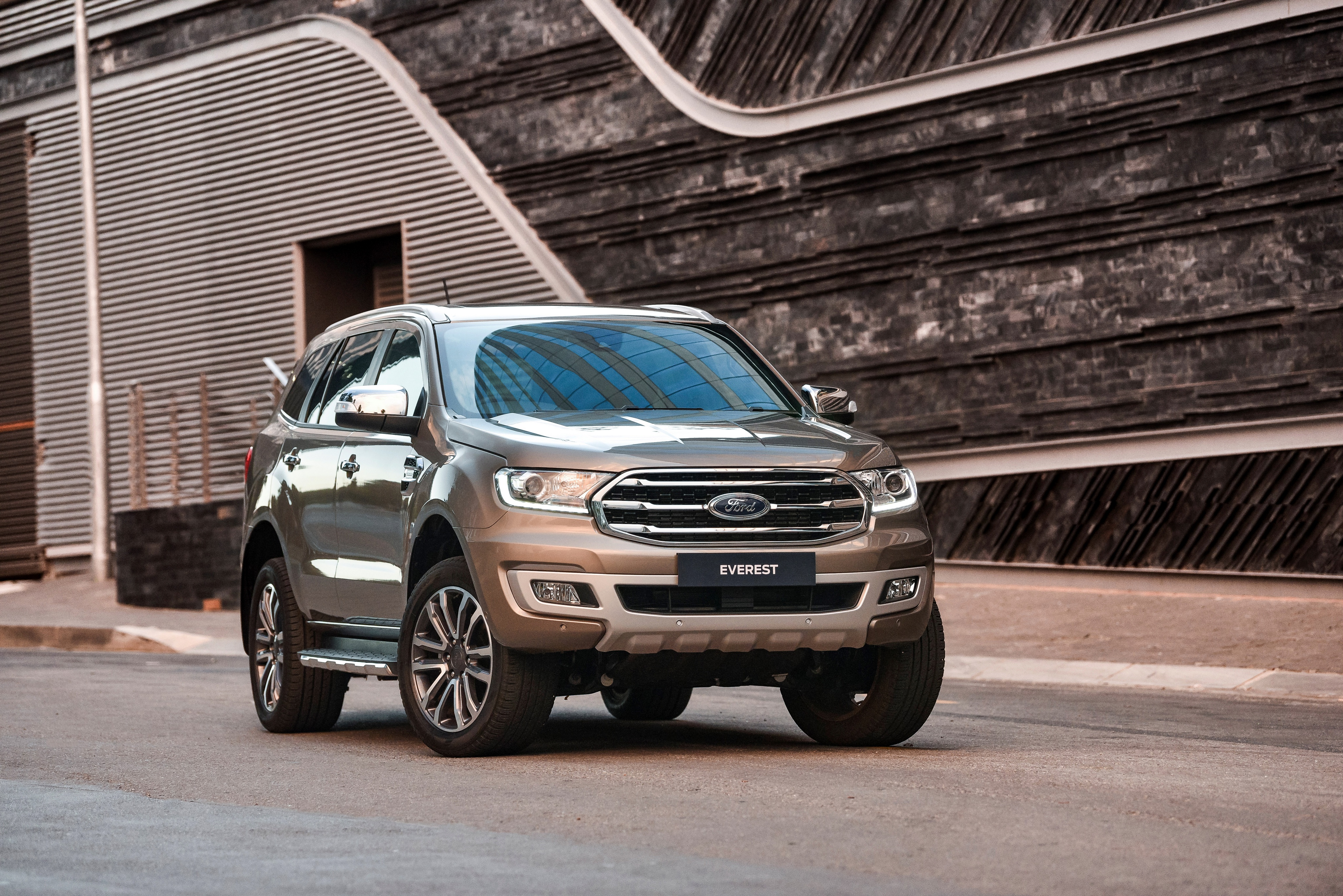 Ford Everest SUV HD Wallpaper
