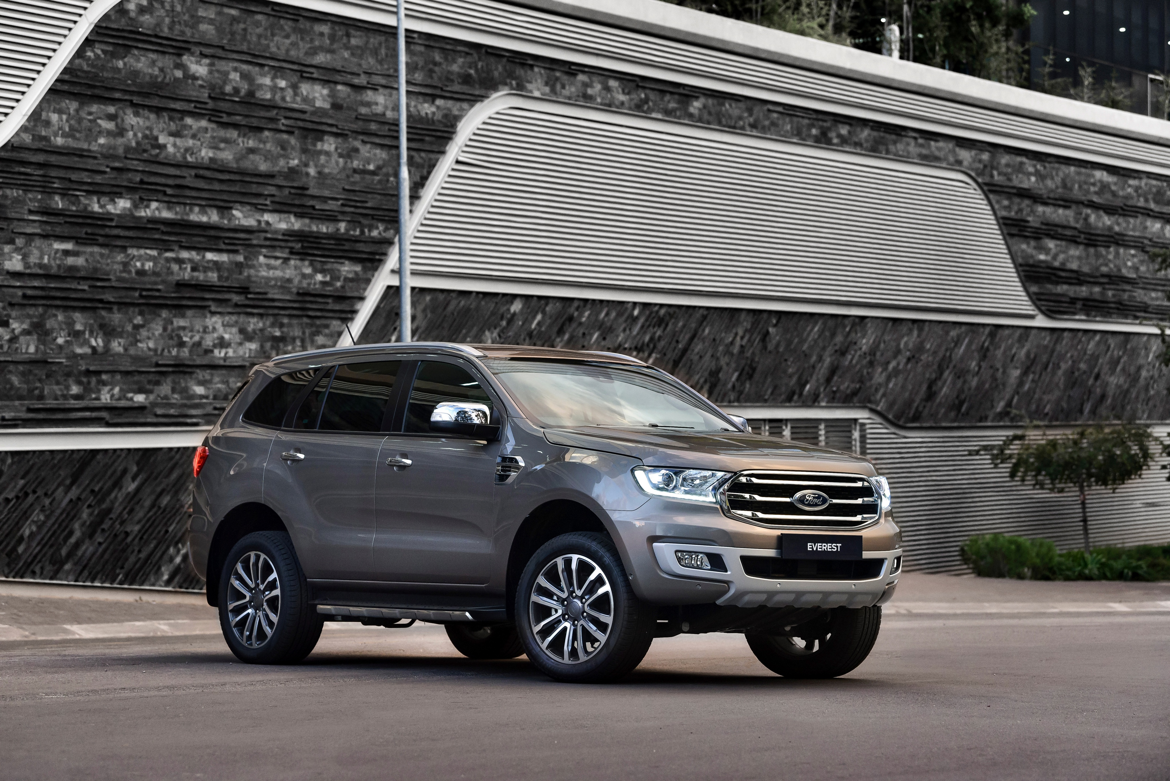Silver Ford Everest SUV 4K HD Wallpaper