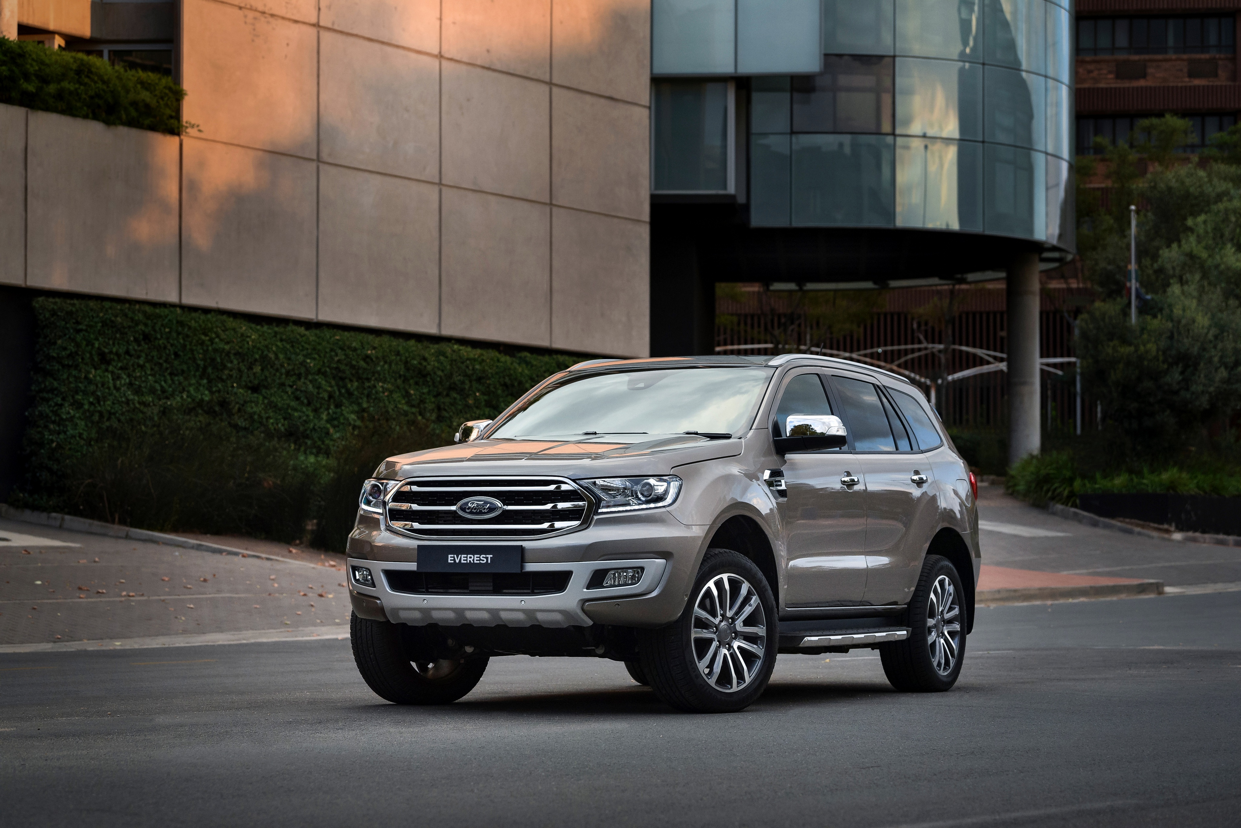 Ford Everest SUV HD Wallpaper