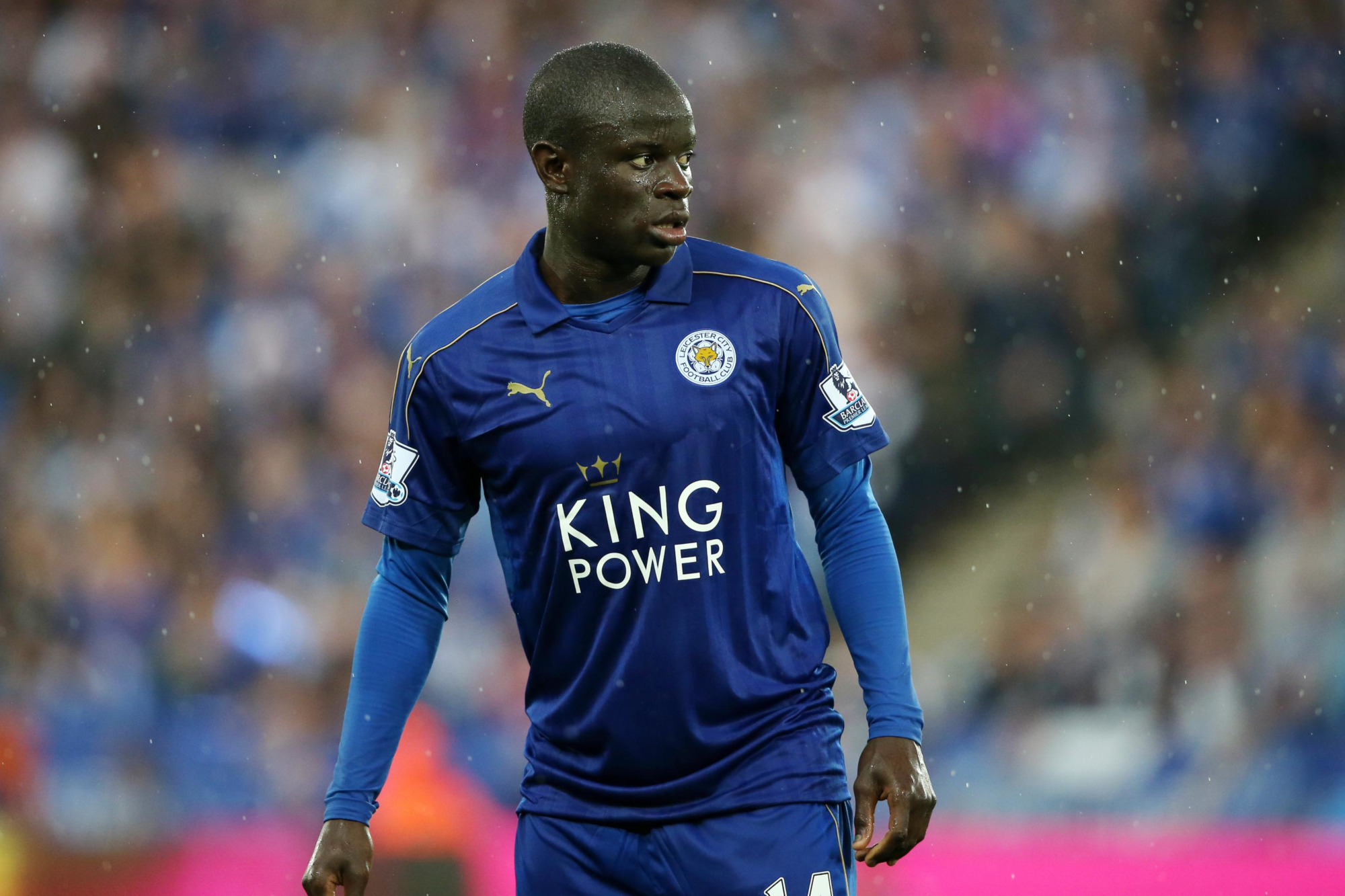 N'Golo Kanté in Leicester City Football Club kit HD Wallpaper