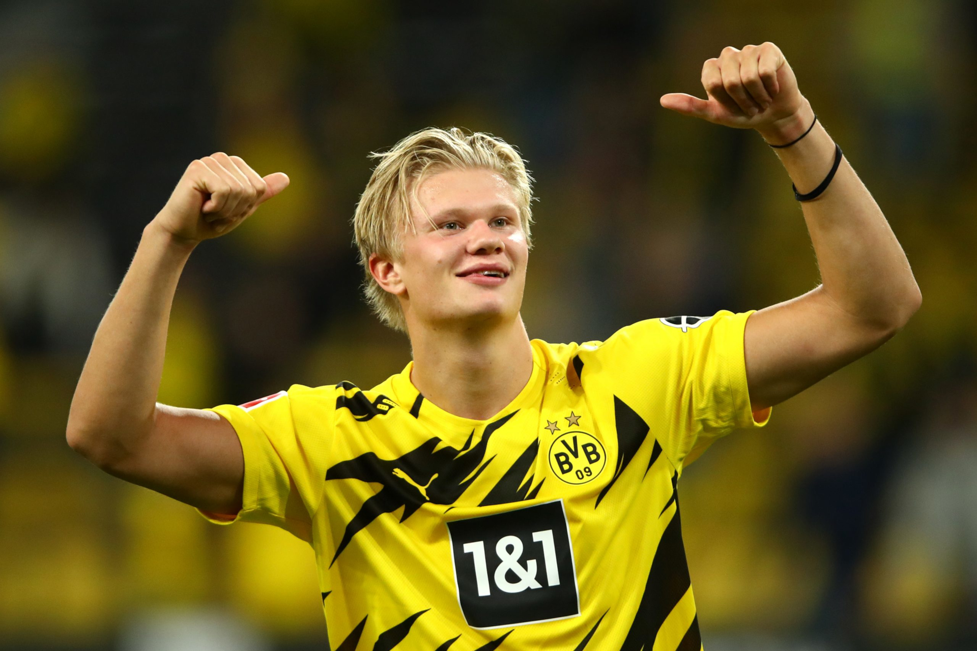 Erling Haaland in Borussia Dortmund jersey HD Wallpaper