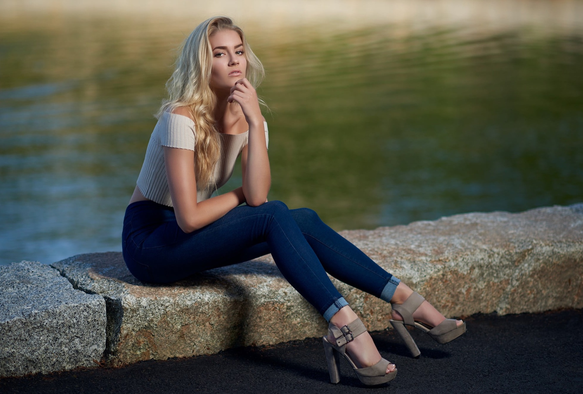 Blonde Woman Wearing High Heels Sitting Outdoors HD Wallpaper