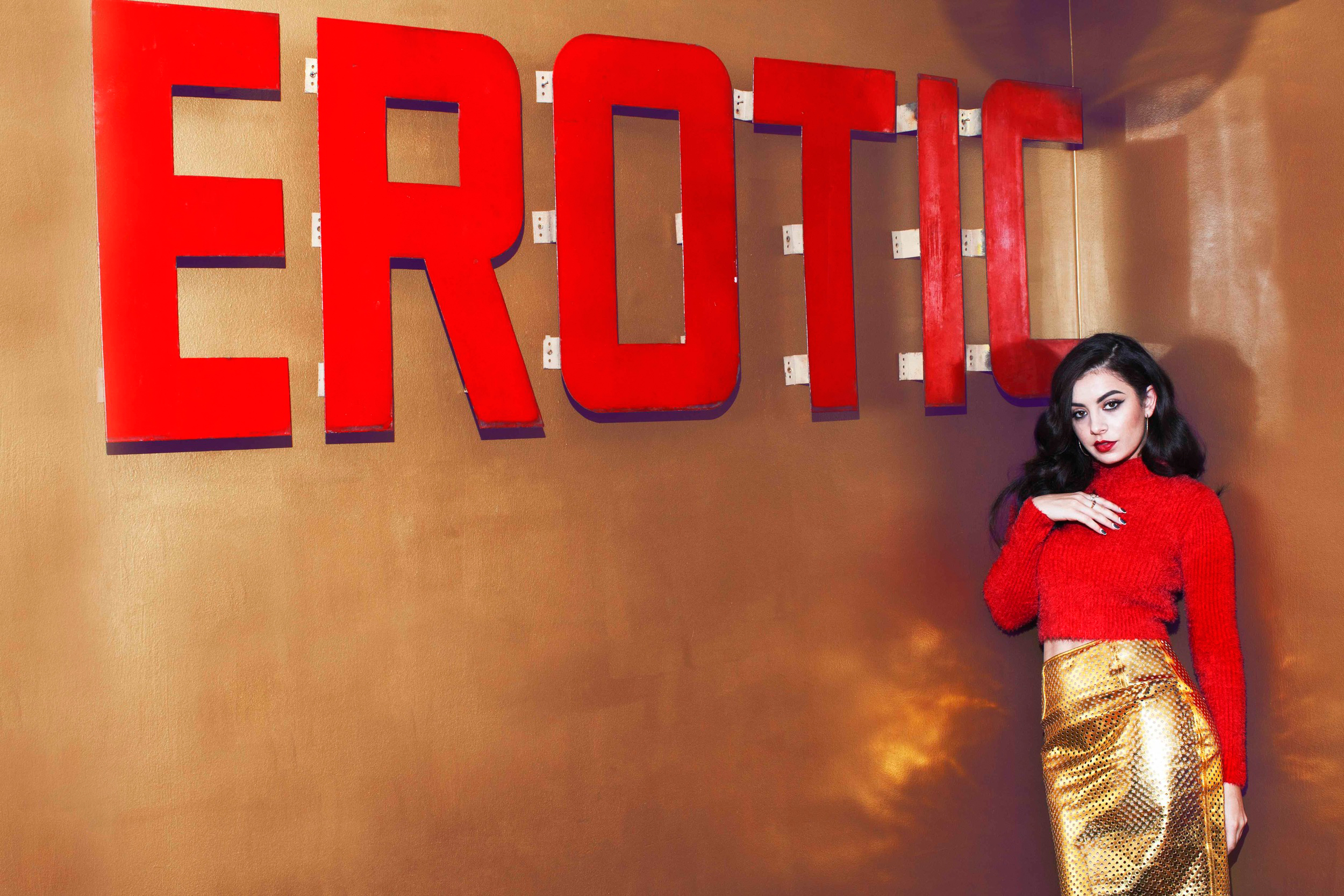 Charli XCX in front of EROTIC sign HD Wallpaper