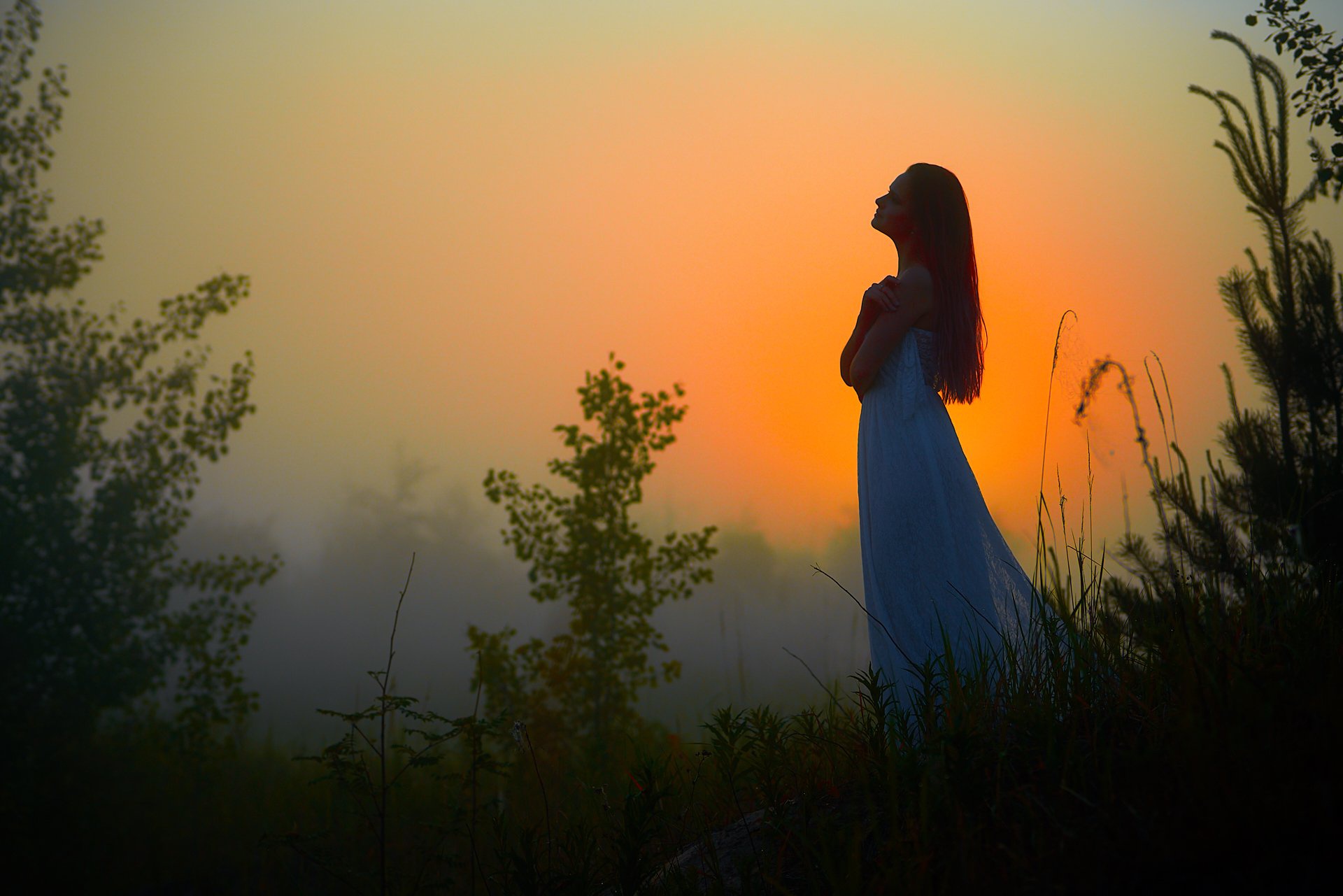 Woman in white dress at sunset HD Wallpaper
