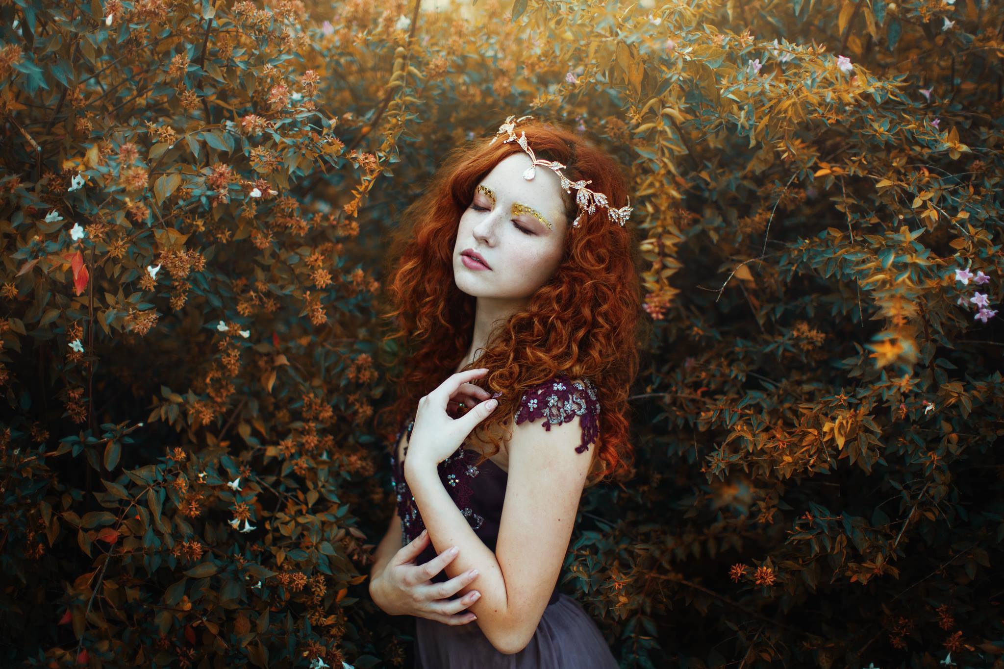 Woman with red curly hair and a crown HD Wallpaper