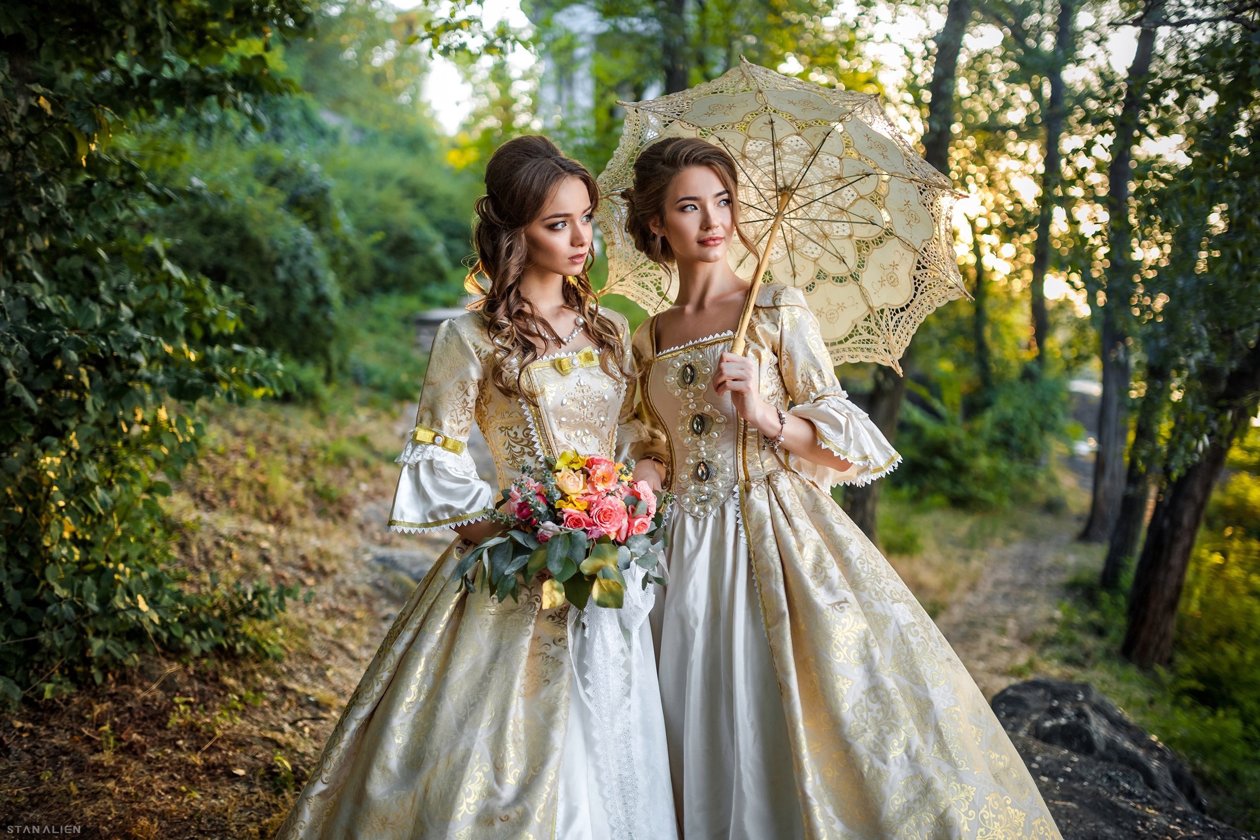 Vintage Style Elegant Women in Golden Dresses HD Wallpaper