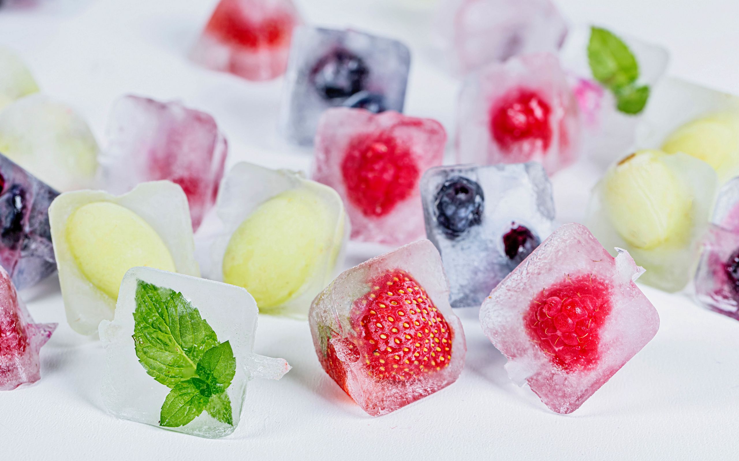 Ice cubes with fruits and mint HD Wallpaper