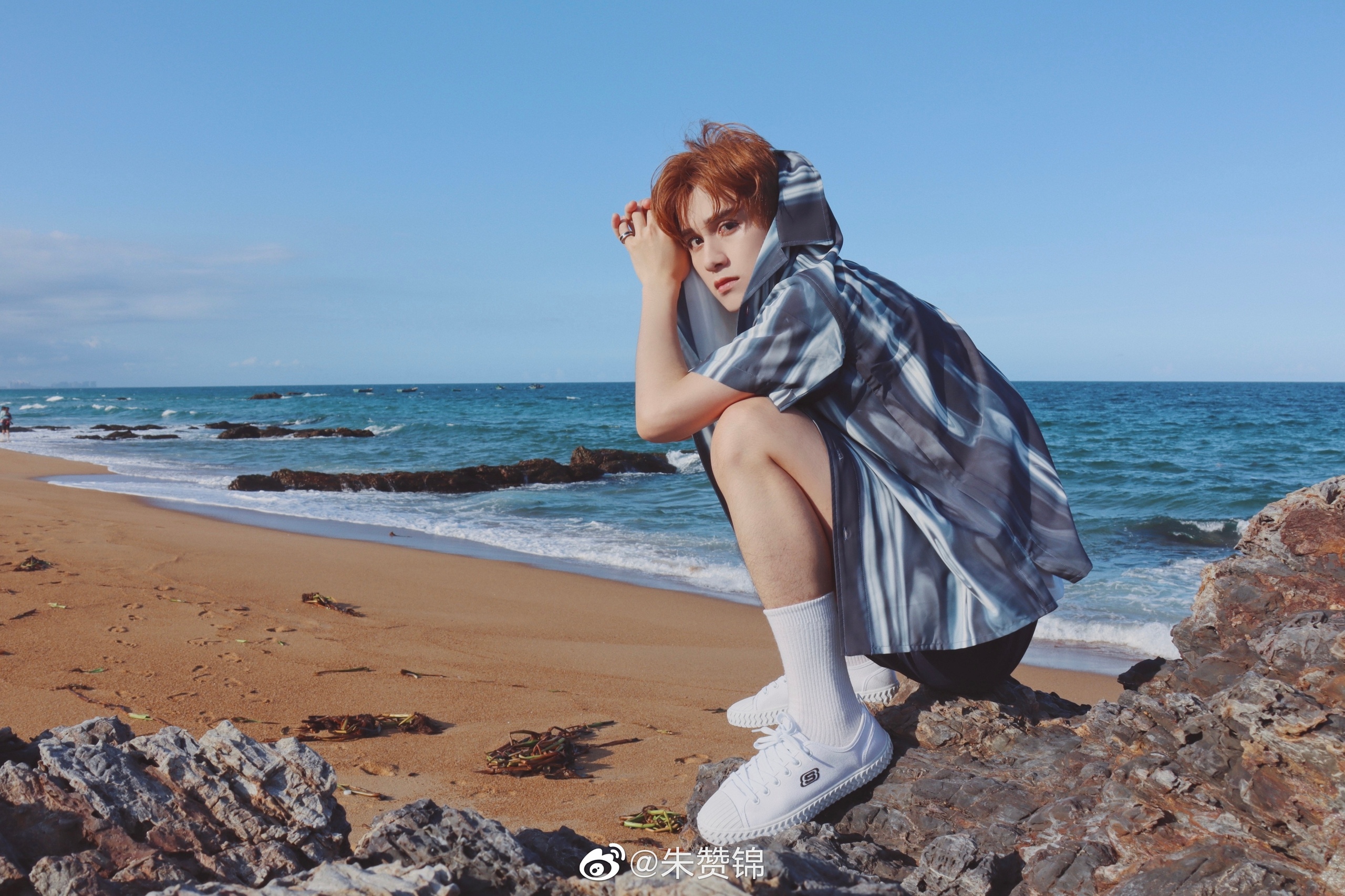 Zhu Zanjin on a beach HD Wallpaper