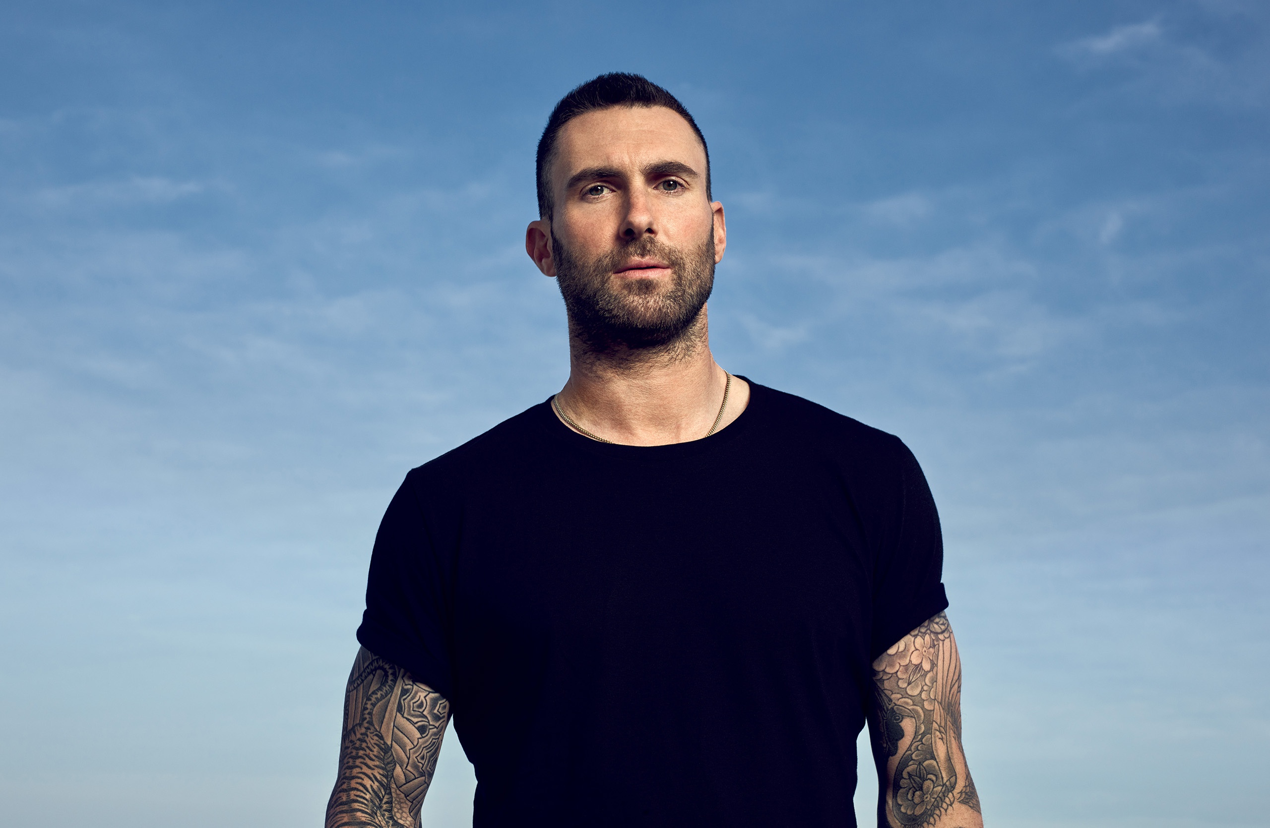 Adam Levine in Black Shirt Under Clear Sky HD Wallpaper