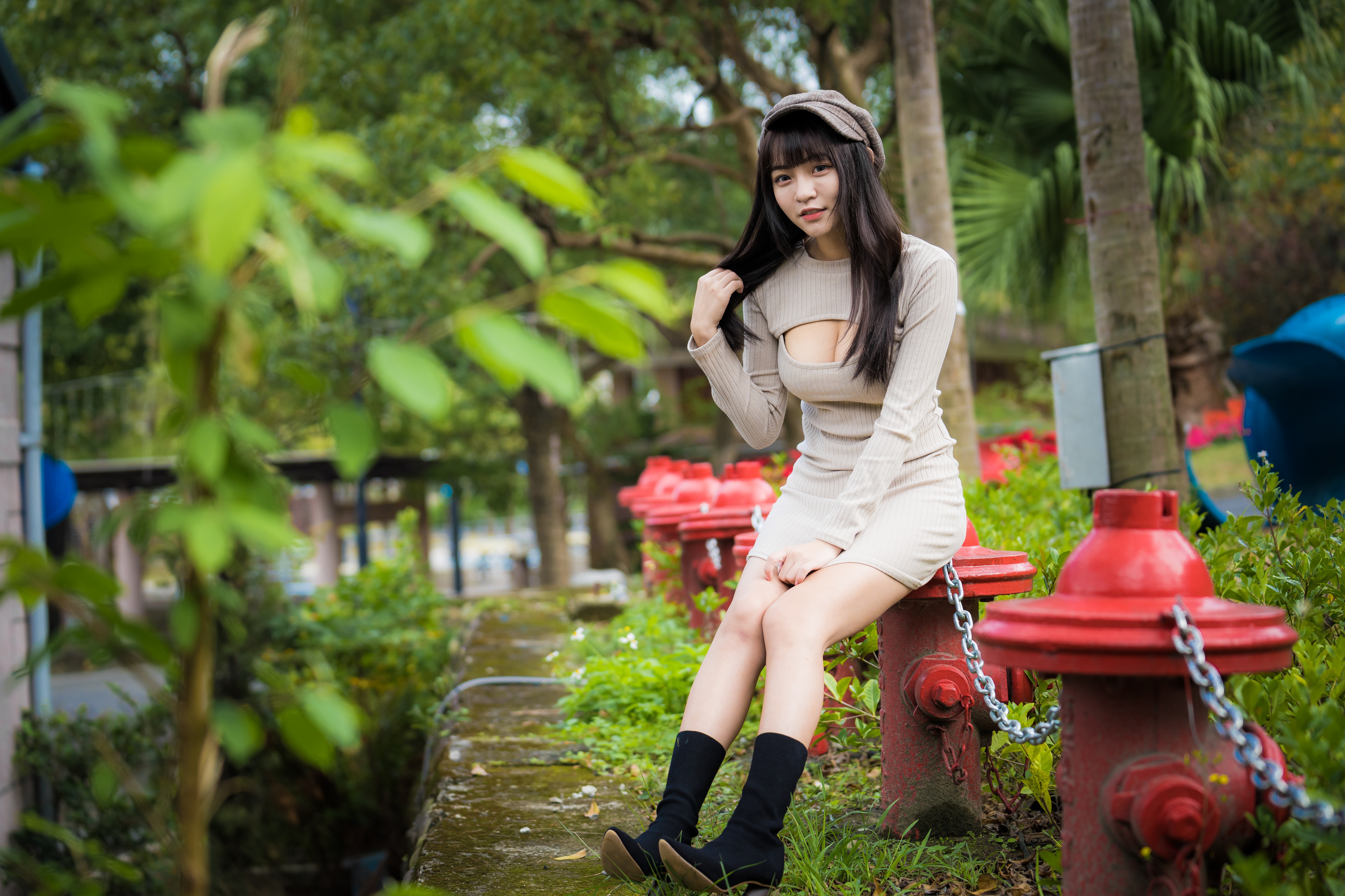 Asian woman with black hair wearing a dress and hat HD Wallpaper
