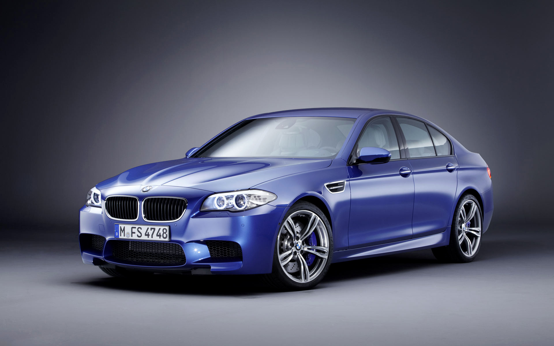 Blue 2012 BMW M5 Luxury Sedan HD Wallpaper
