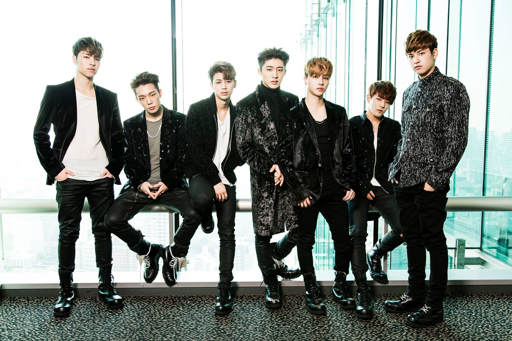 iKON members posing for a photo HD Wallpaper
