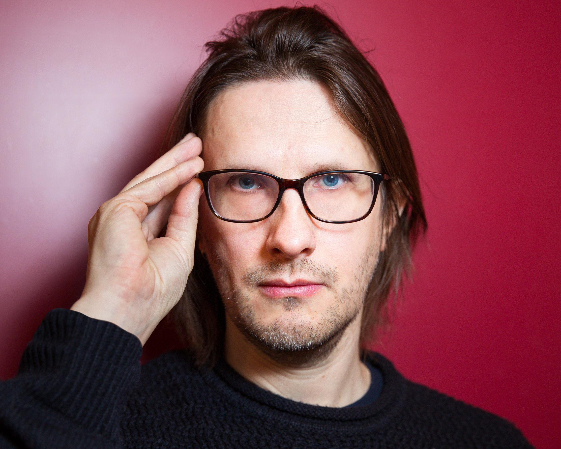 Steven Wilson wearing glasses HD Wallpaper