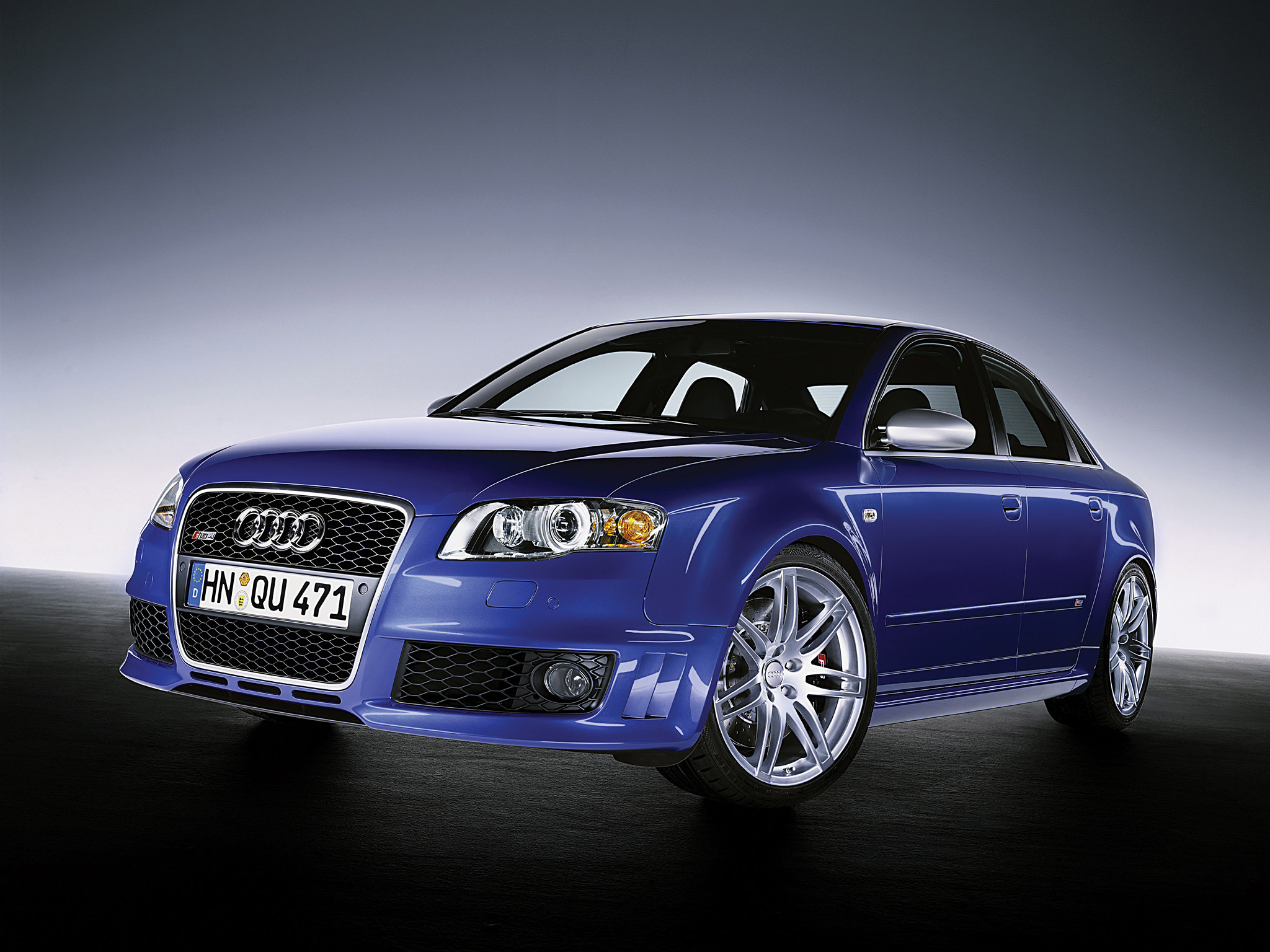 Blue 2005 Audi RS4 Sedan HD Wallpaper