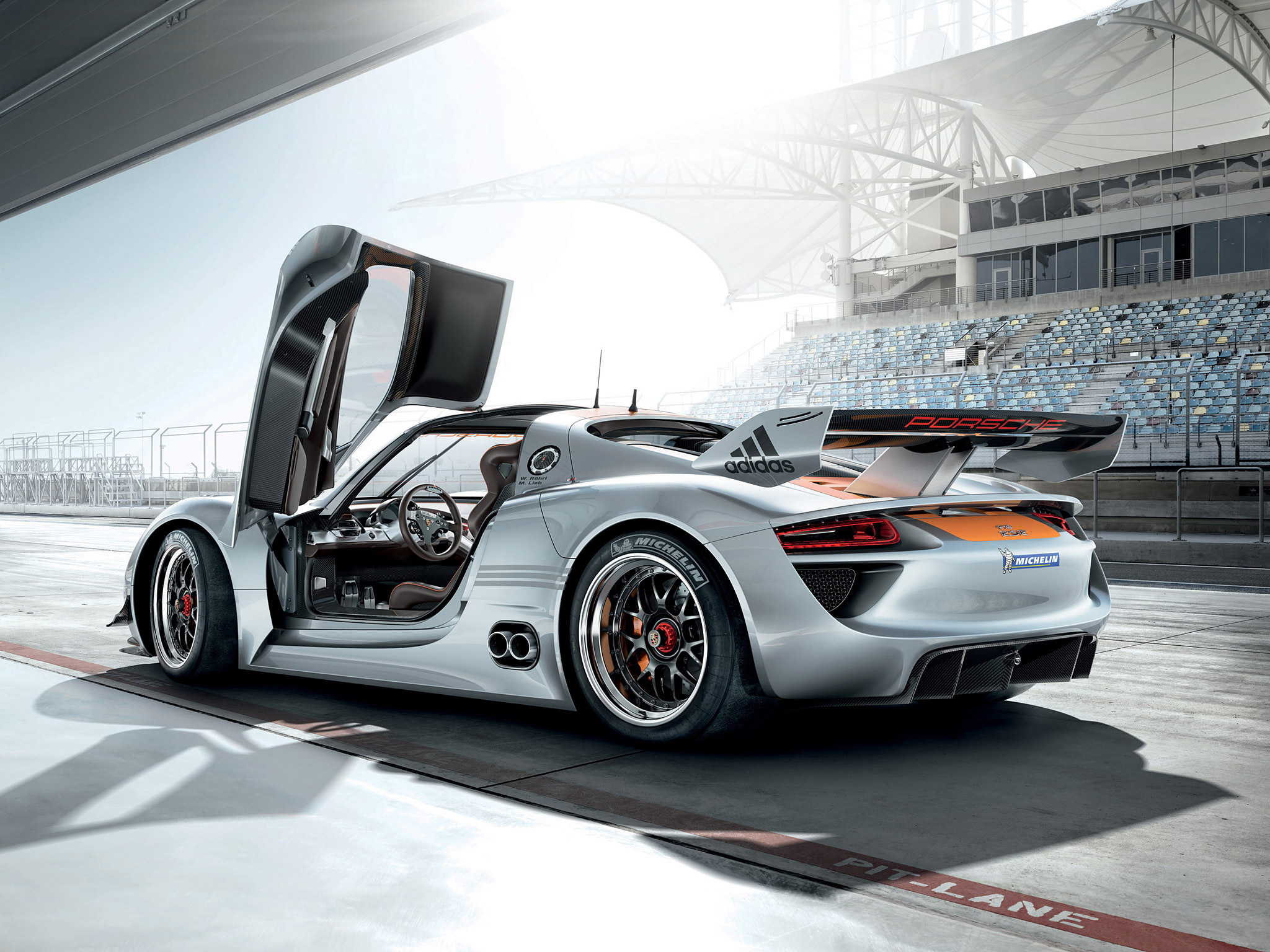 Porsche 918 RSR Concept car on pit lane HD Wallpaper