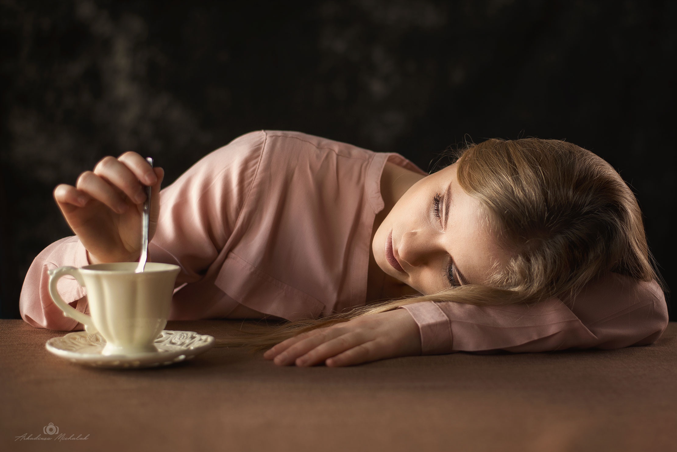 Woman with coffee cup HD Wallpaper