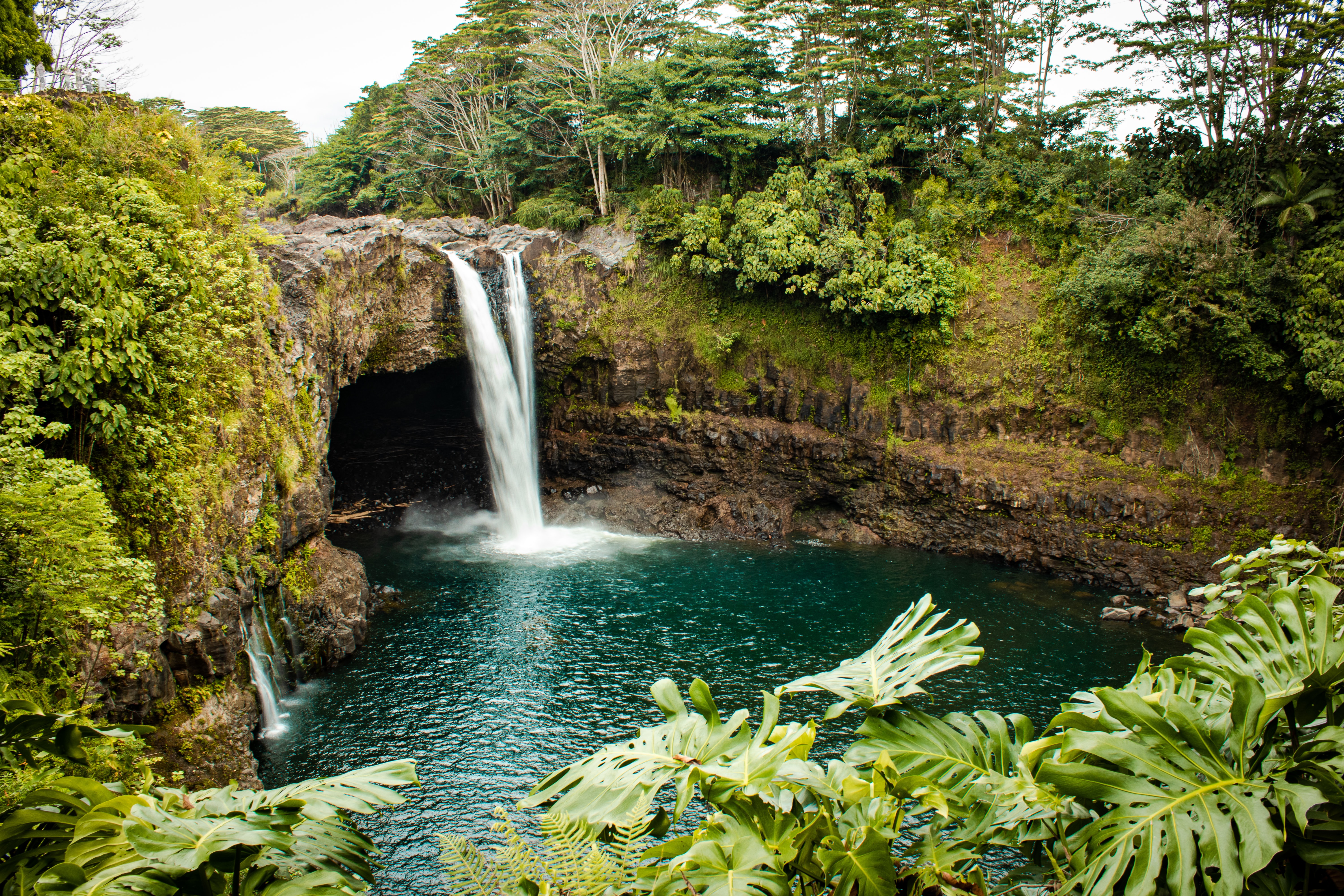 Rainbow Falls Waterfall in Hawaii 4K HD Wallpaper