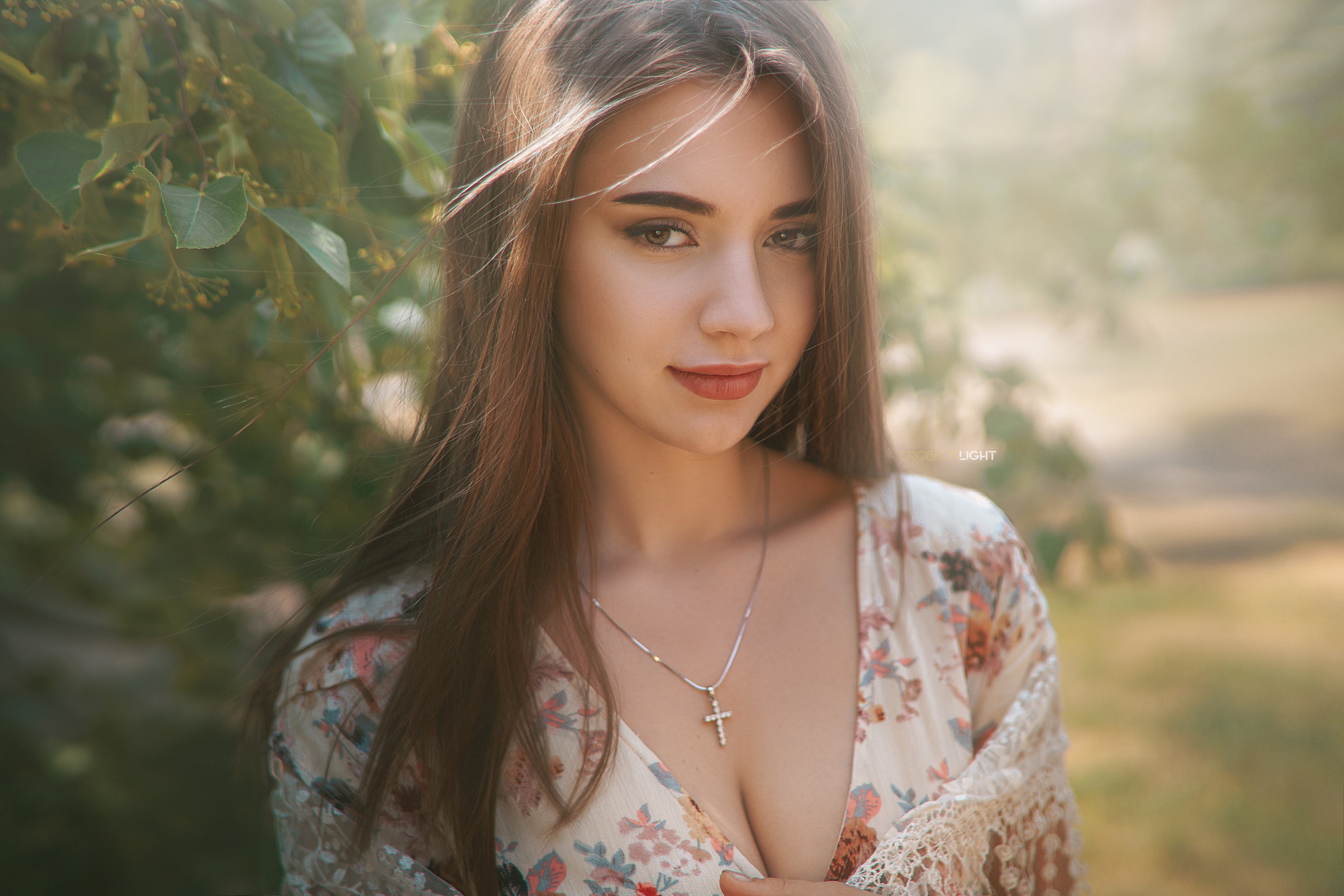 Brunette Woman Portrait in Nature HD Wallpaper