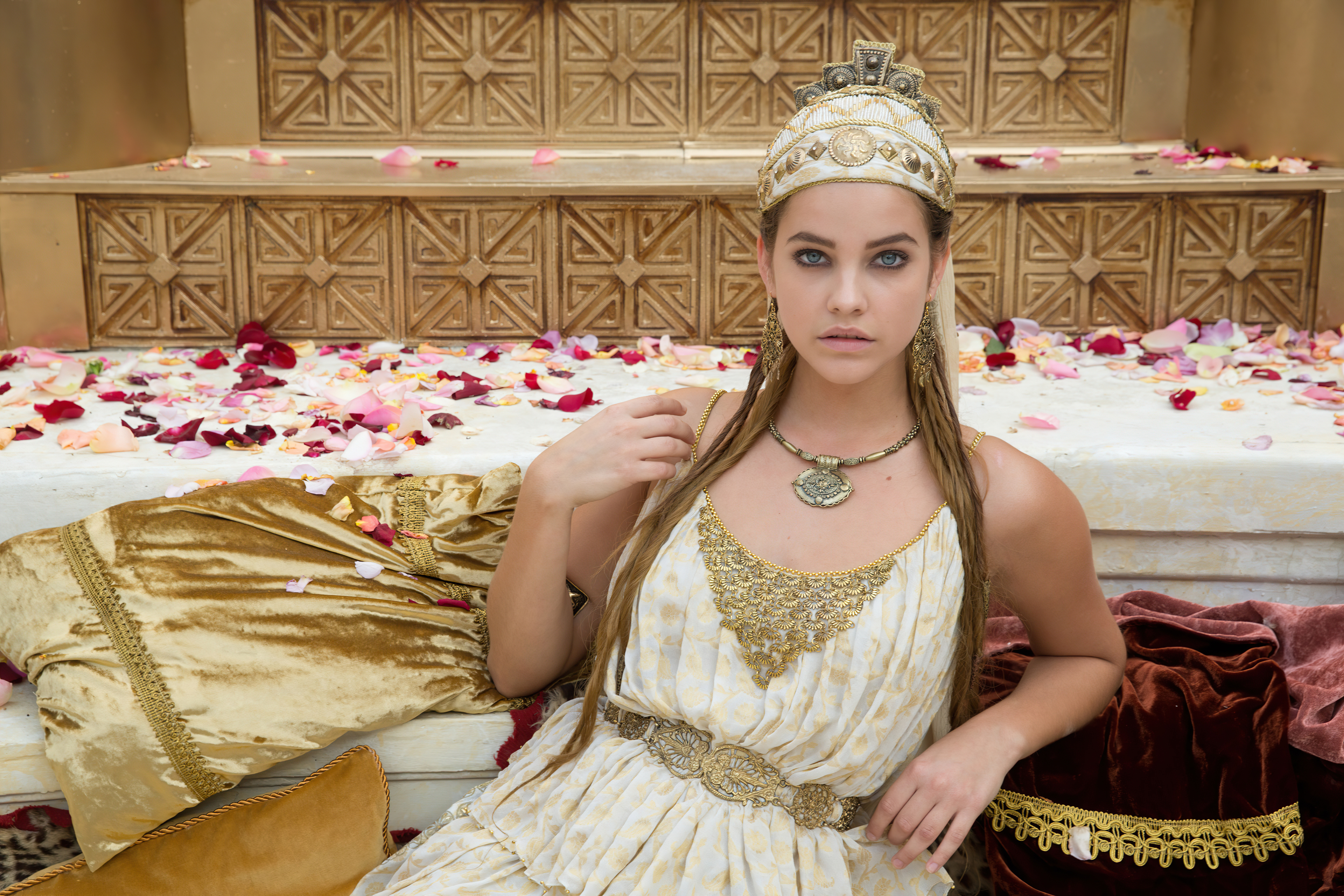 Barbara Palvin as Antimache with Headdress and Necklace HD Wallpaper