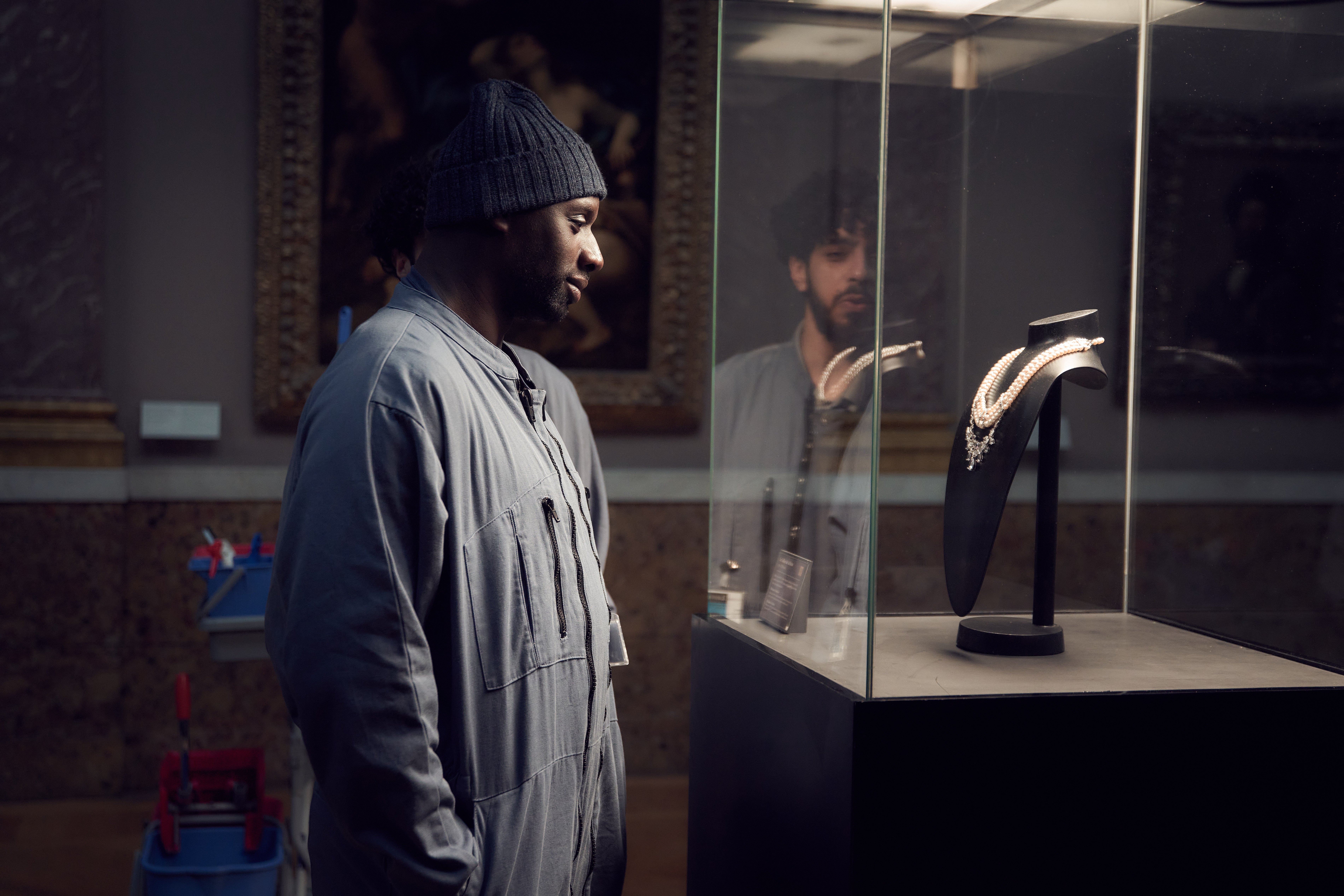 Lupin 4K: Omar Sy in Museum HD Wallpaper