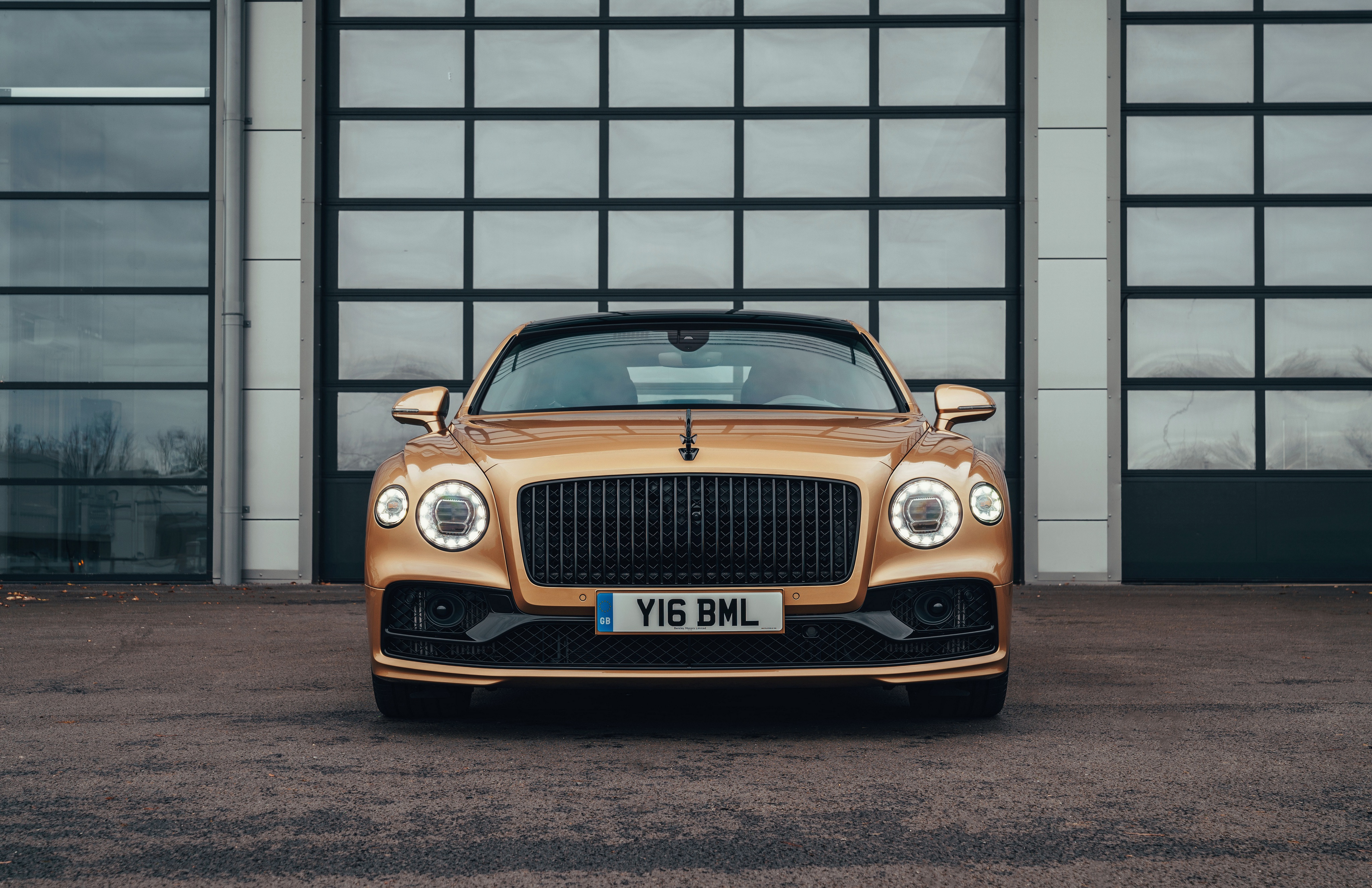 Bentley Flying Spur V8 4K HD Wallpaper