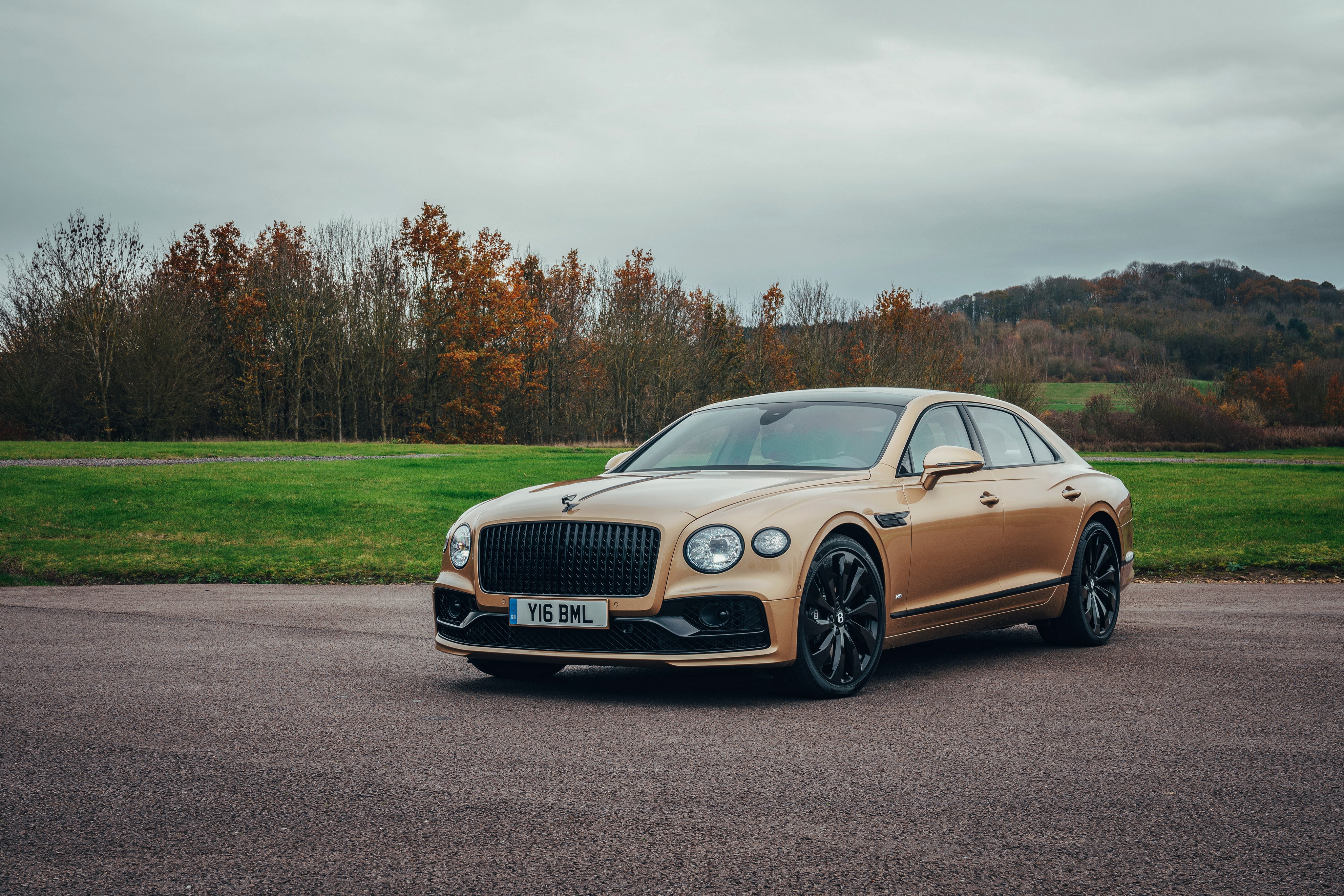 Bentley Flying Spur V8 4K HD Wallpaper