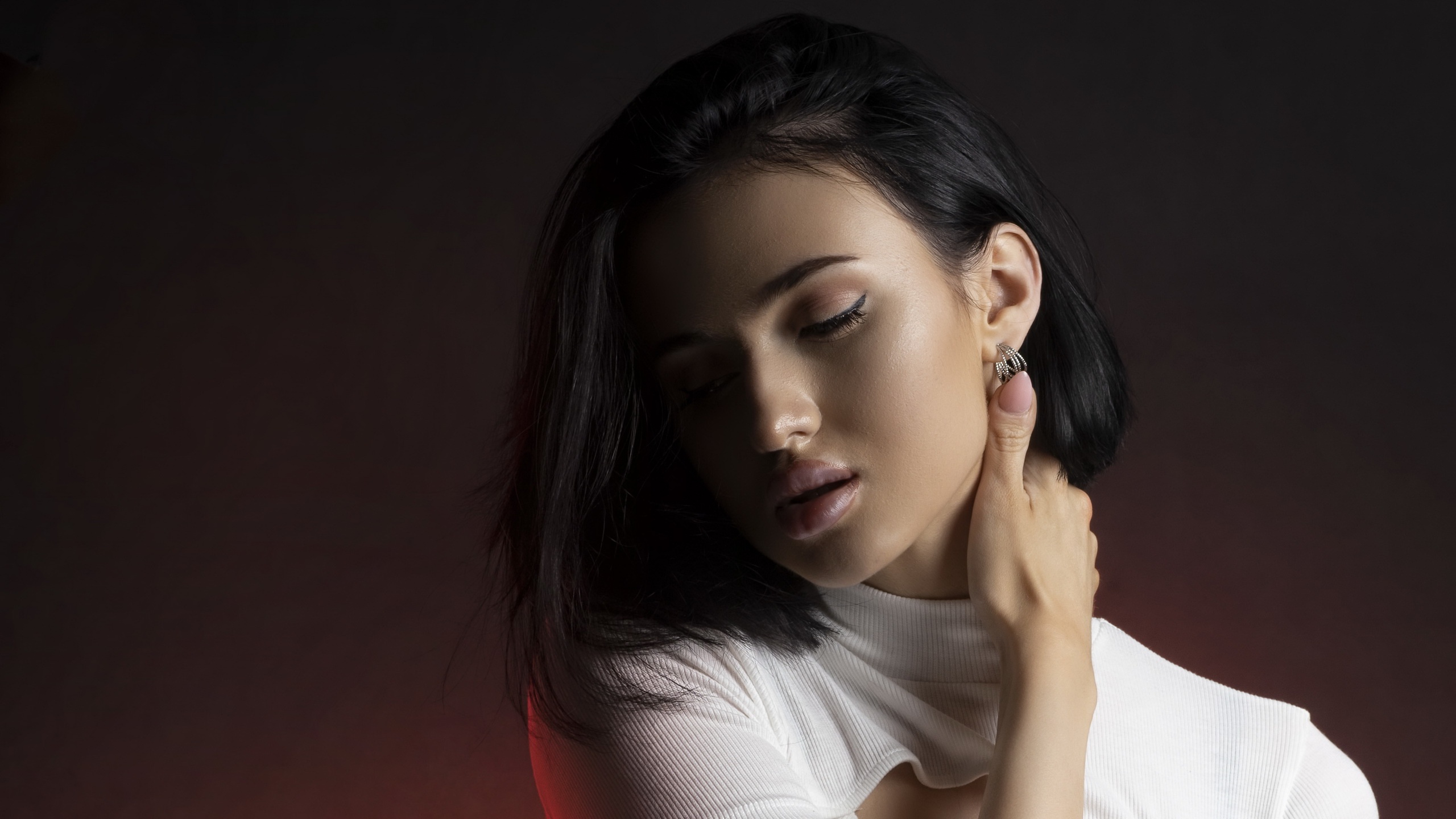 Woman with short black hair and white top HD Wallpaper