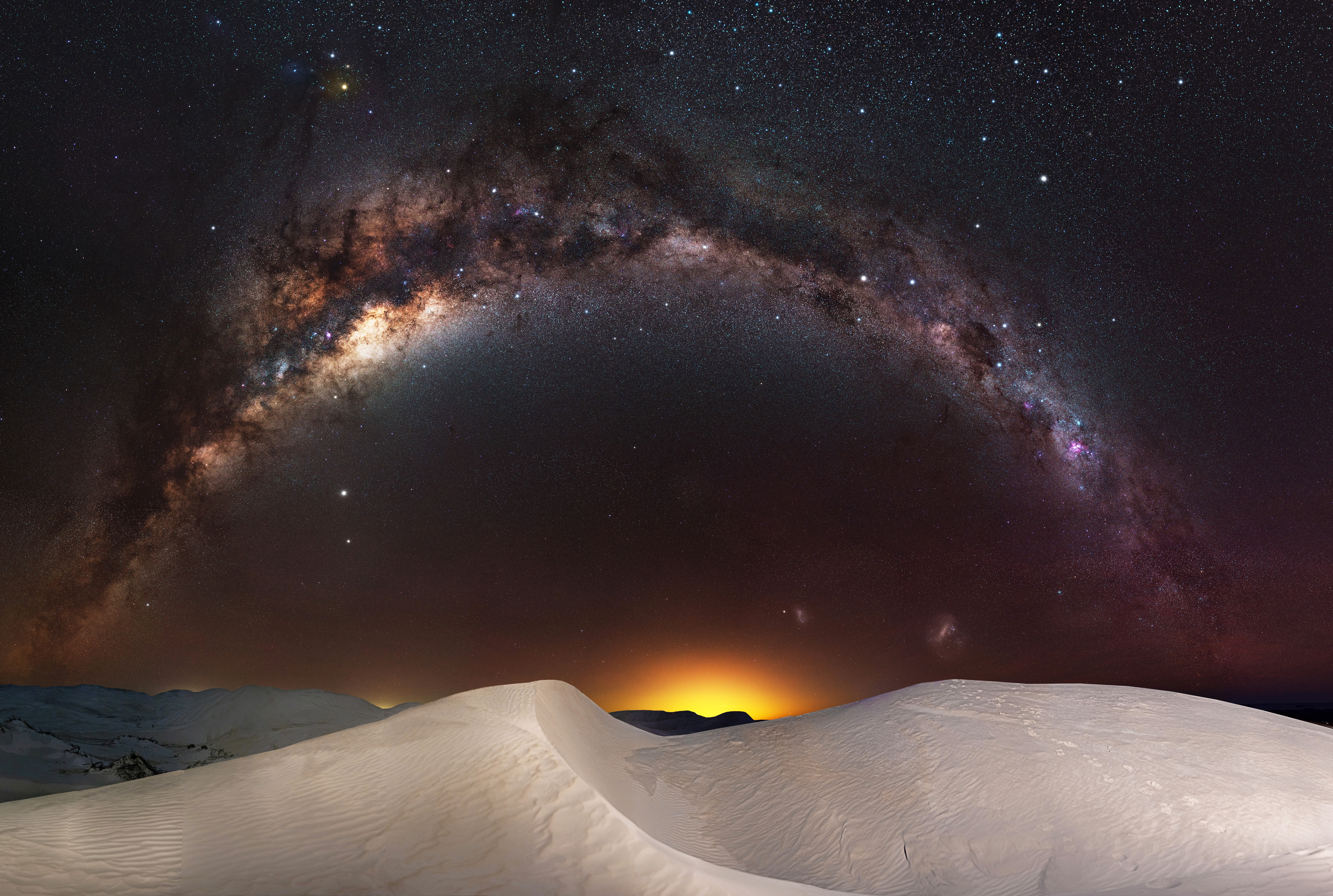 Milky Way over sand dunes in Australia HD Wallpaper