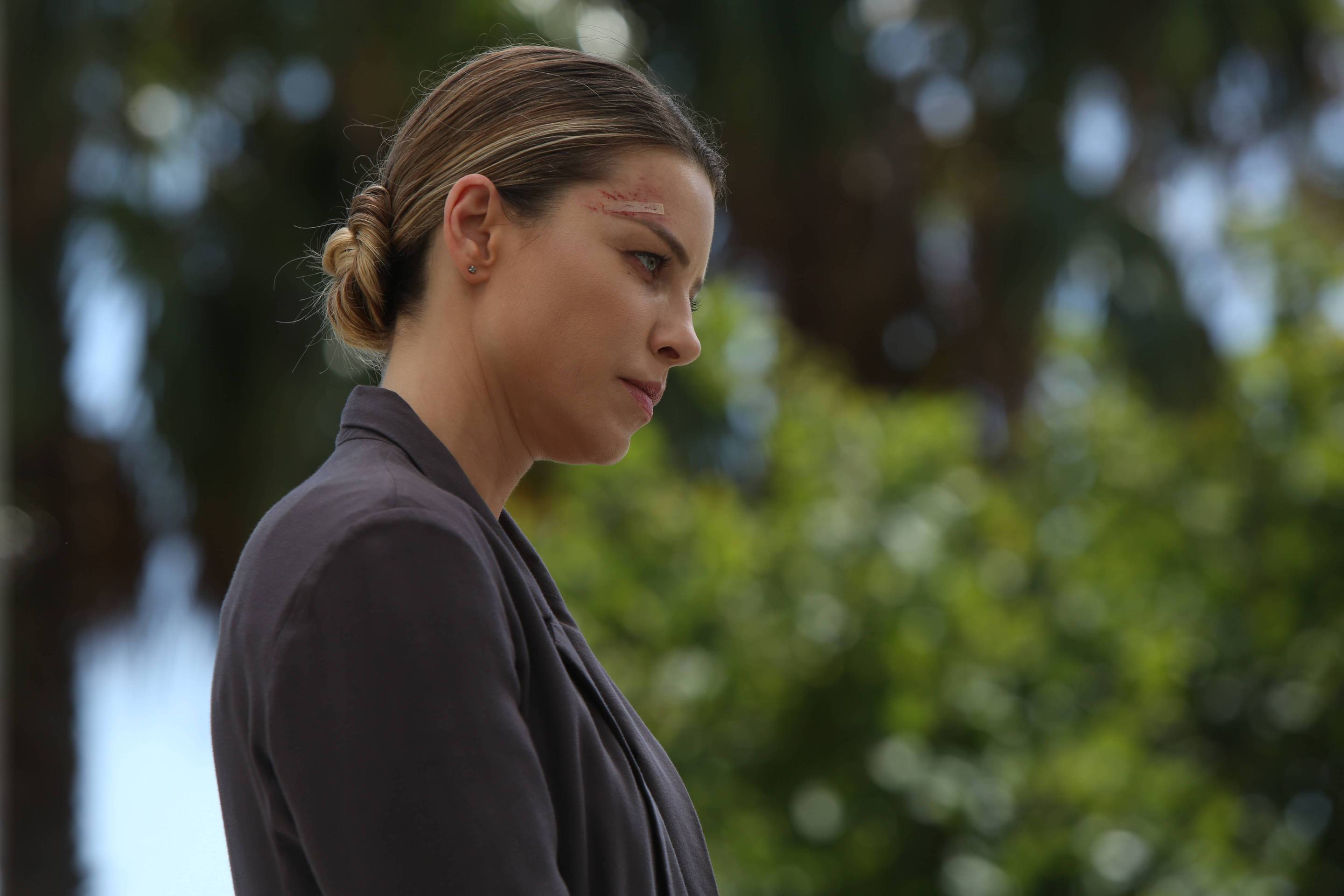 Chloe Decker from Lucifer HD Wallpaper