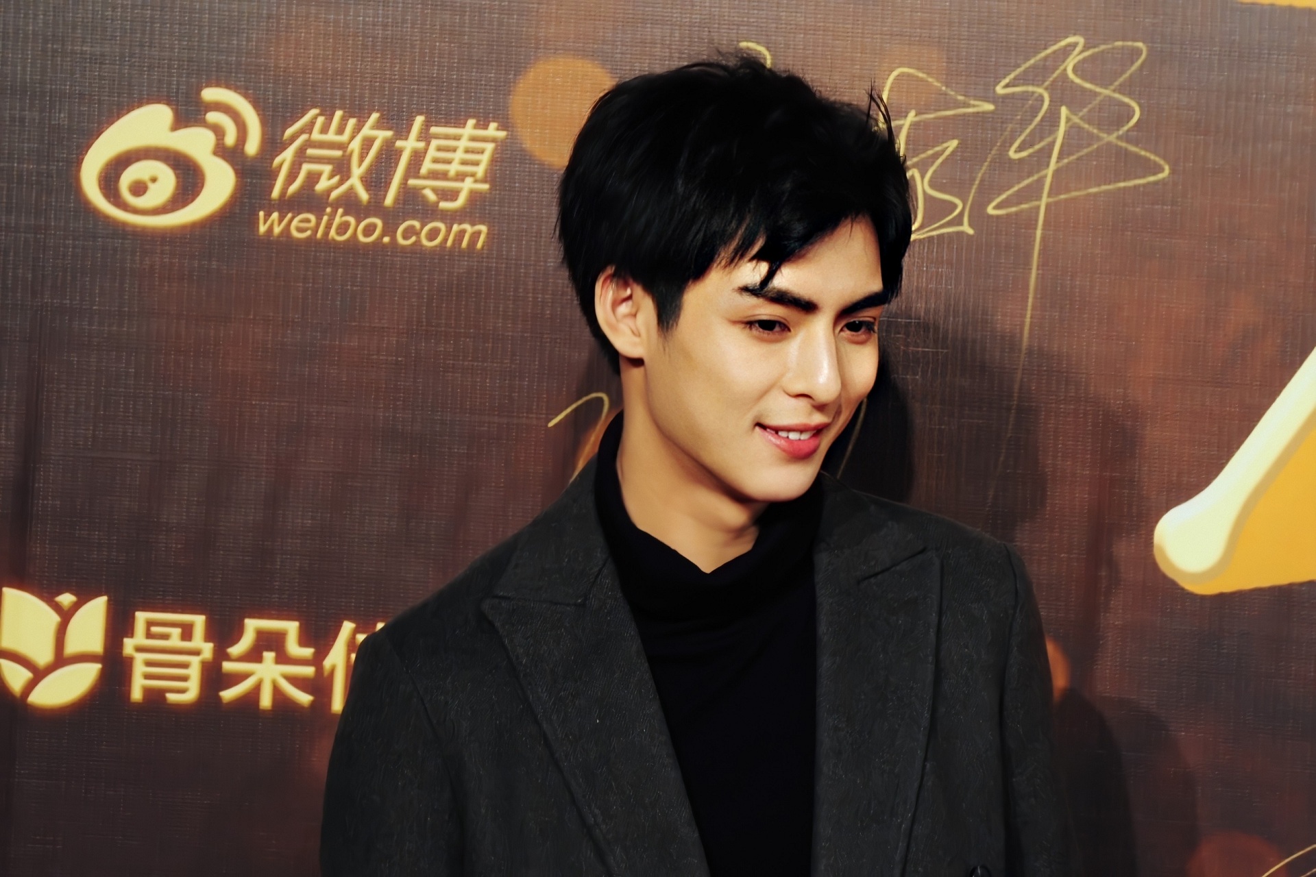 Wang Hao Xuan at Weibo event HD Wallpaper