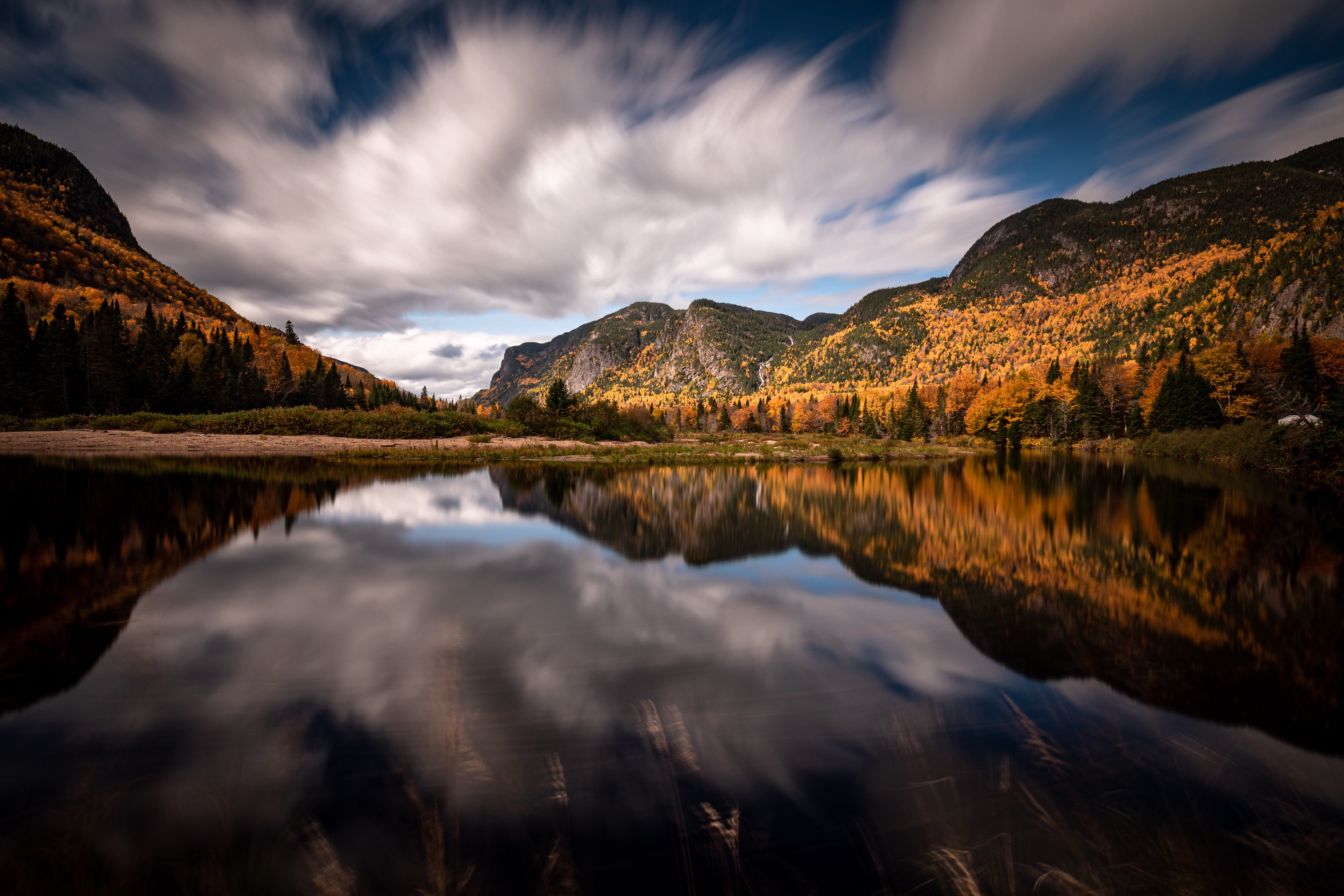 Mountain Lake Reflection in Fall Colors HD Wallpaper