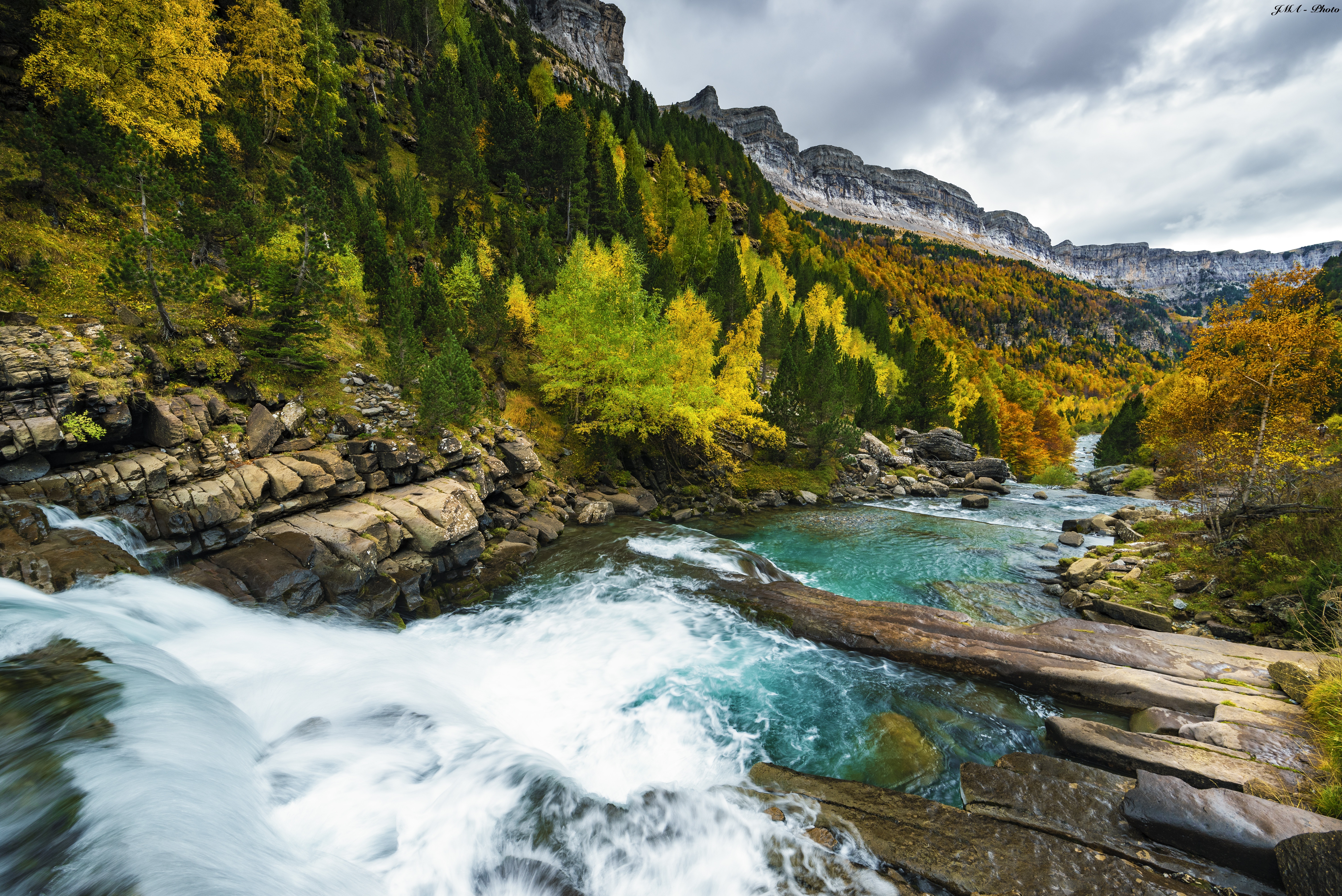 Waterfall in Ordesa y Monte Perdido National Park, Spain HD Wallpaper