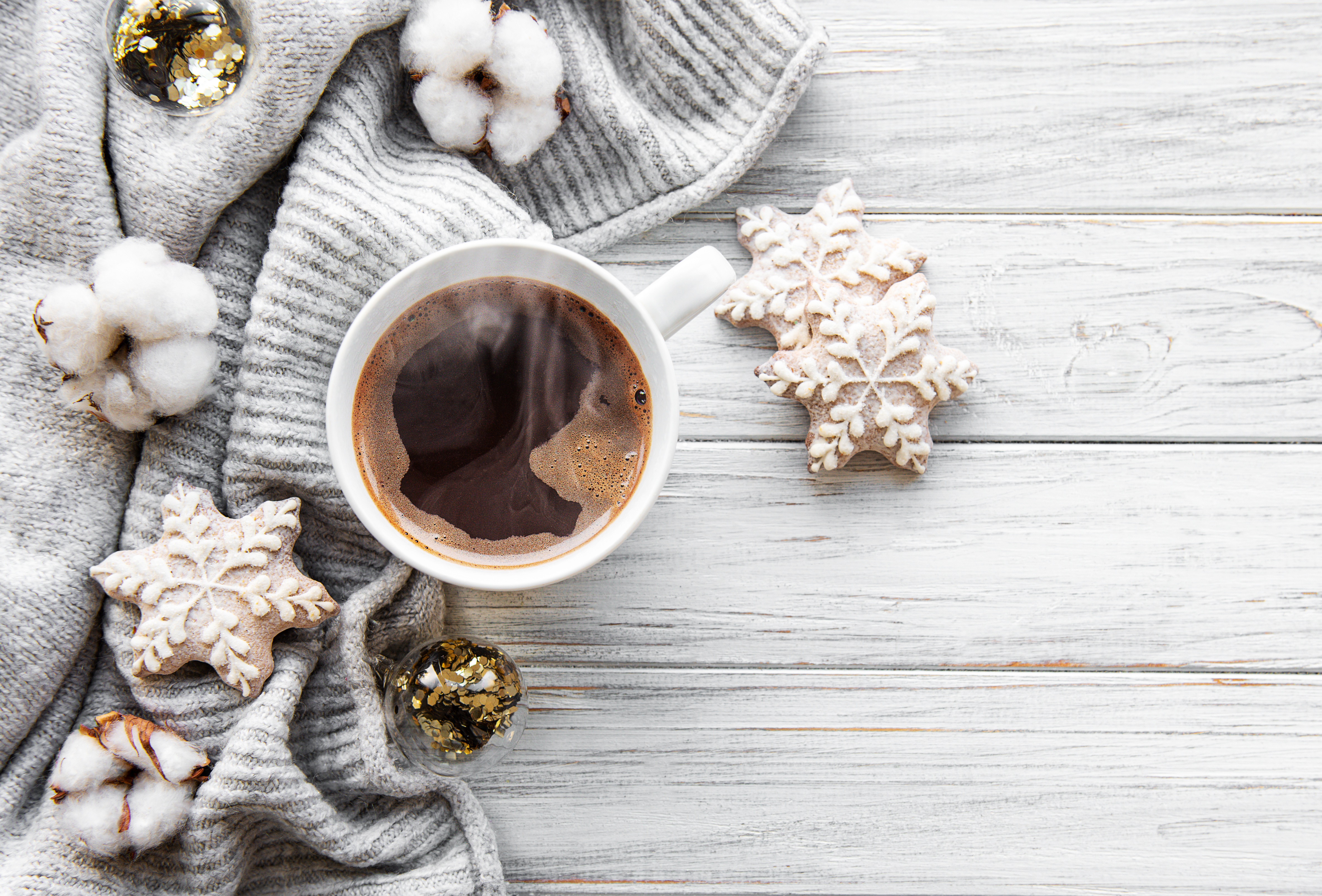 Coffee cup with snowflake cookies and cotton on a sweater HD Wallpaper