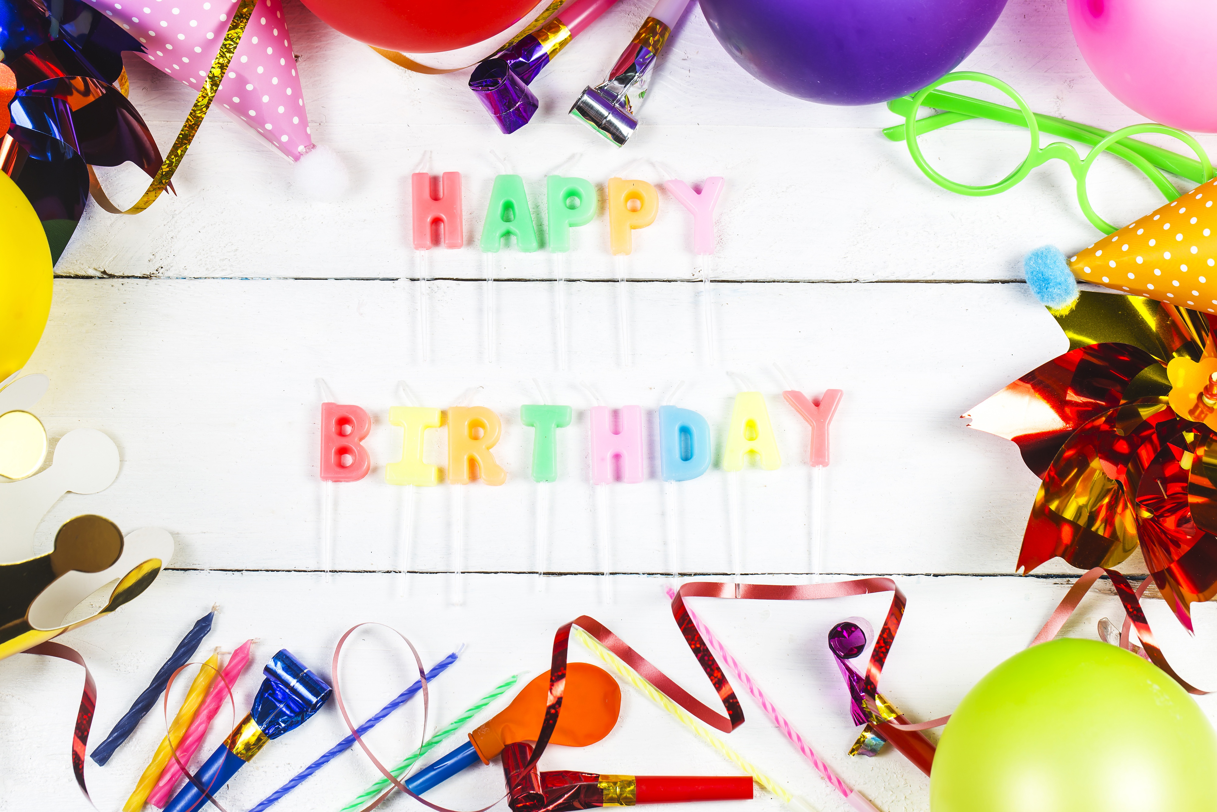 Happy Birthday candles and party decorations HD Wallpaper