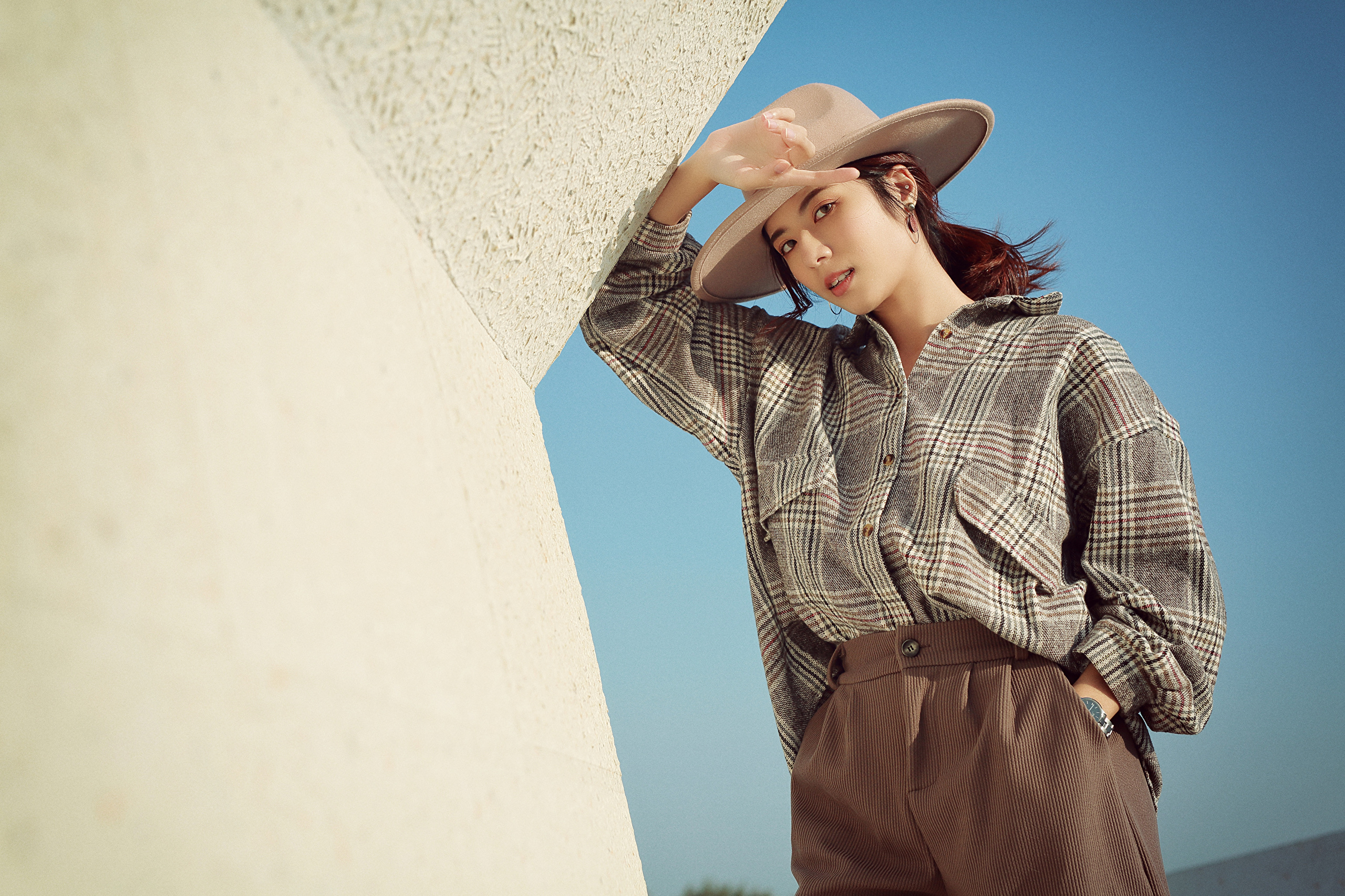 Woman in hat and plaid shirt HD Wallpaper