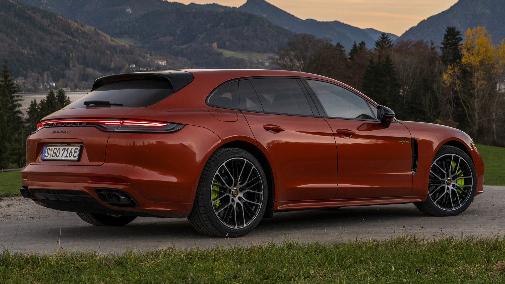 2020 Porsche Panamera 4 E-Hybrid Sport Turismo SportDesign Package HD Wallpaper