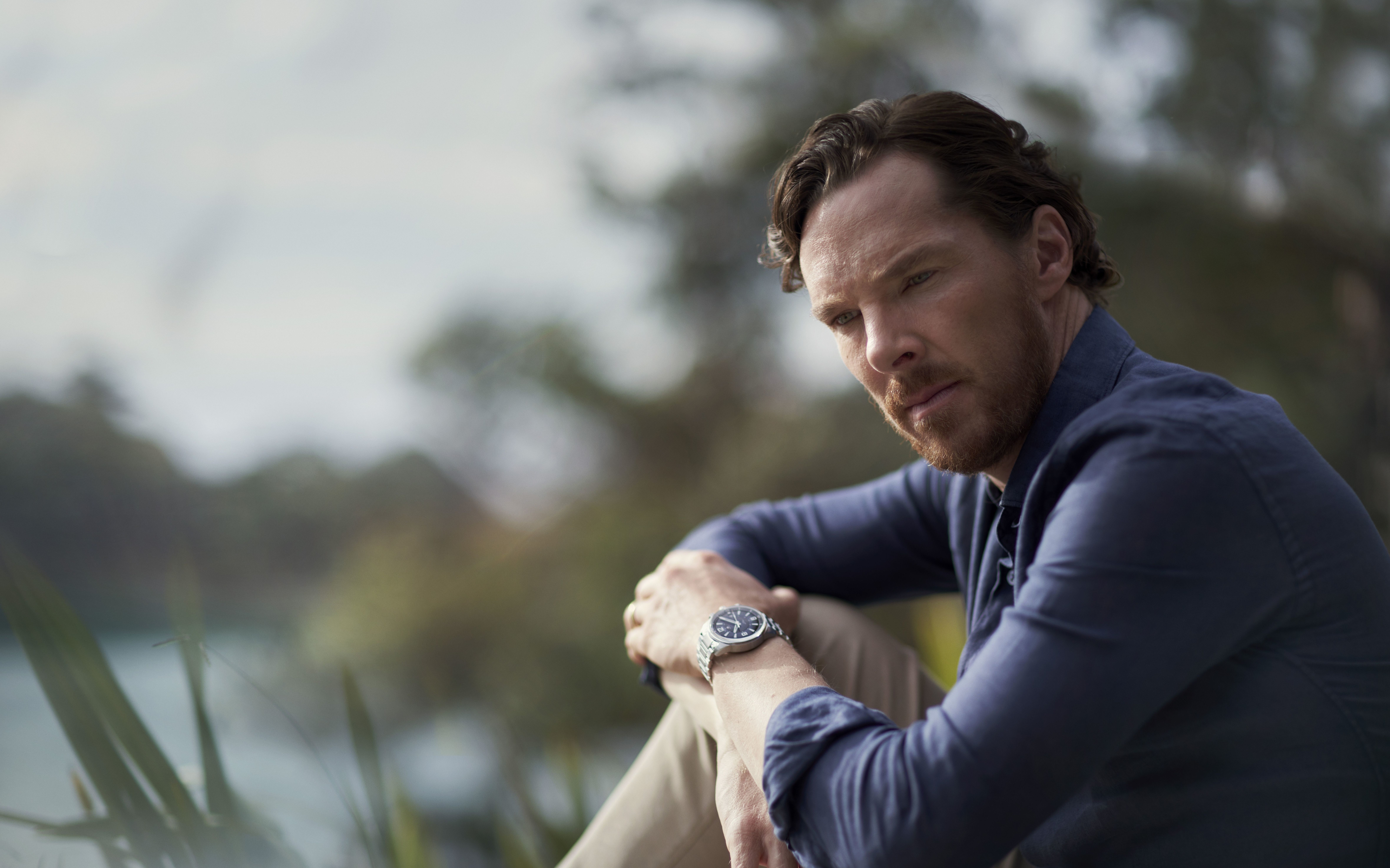 Benedict Cumberbatch sitting outdoors HD Wallpaper