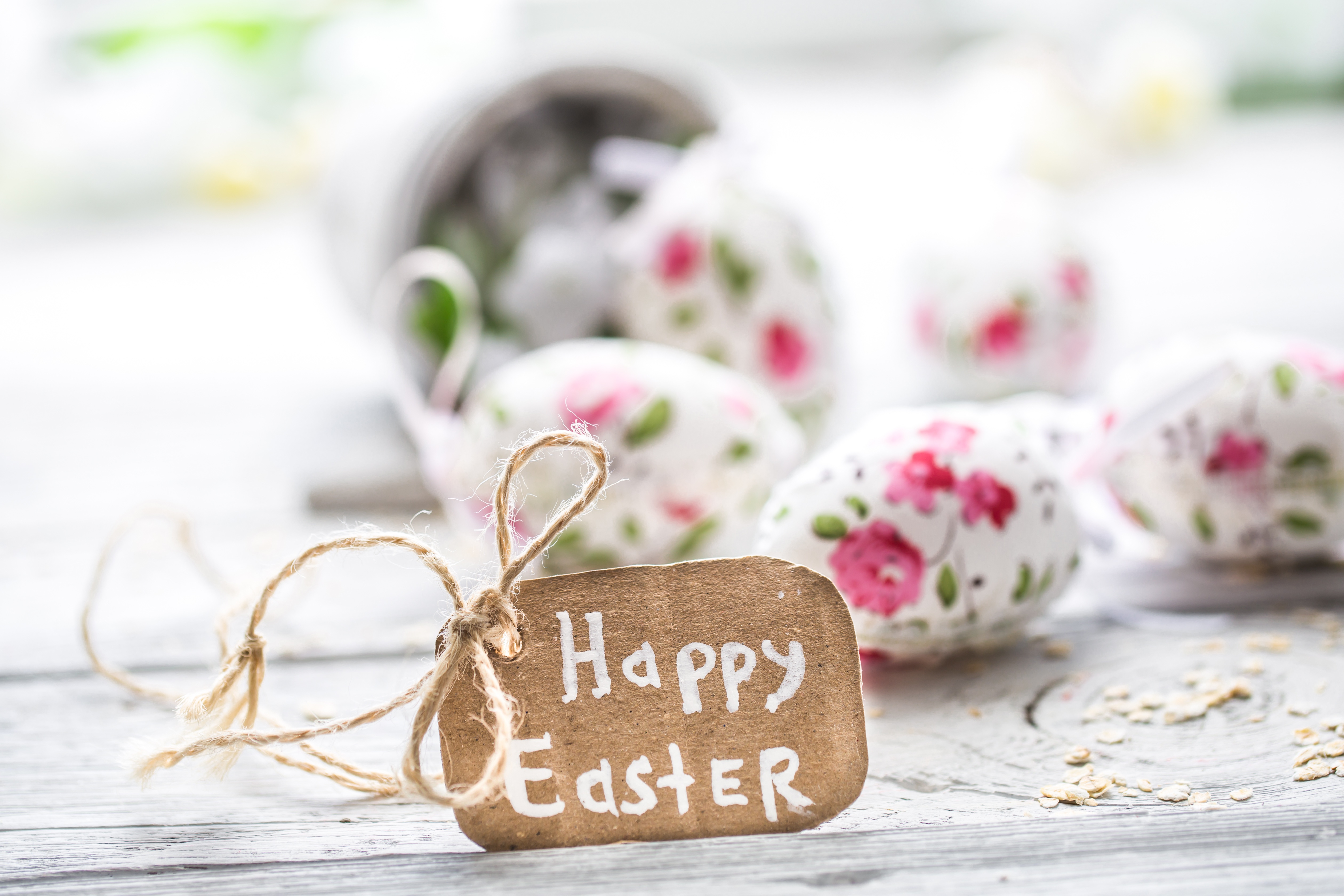 Happy Easter decorated eggs with tag HD Wallpaper