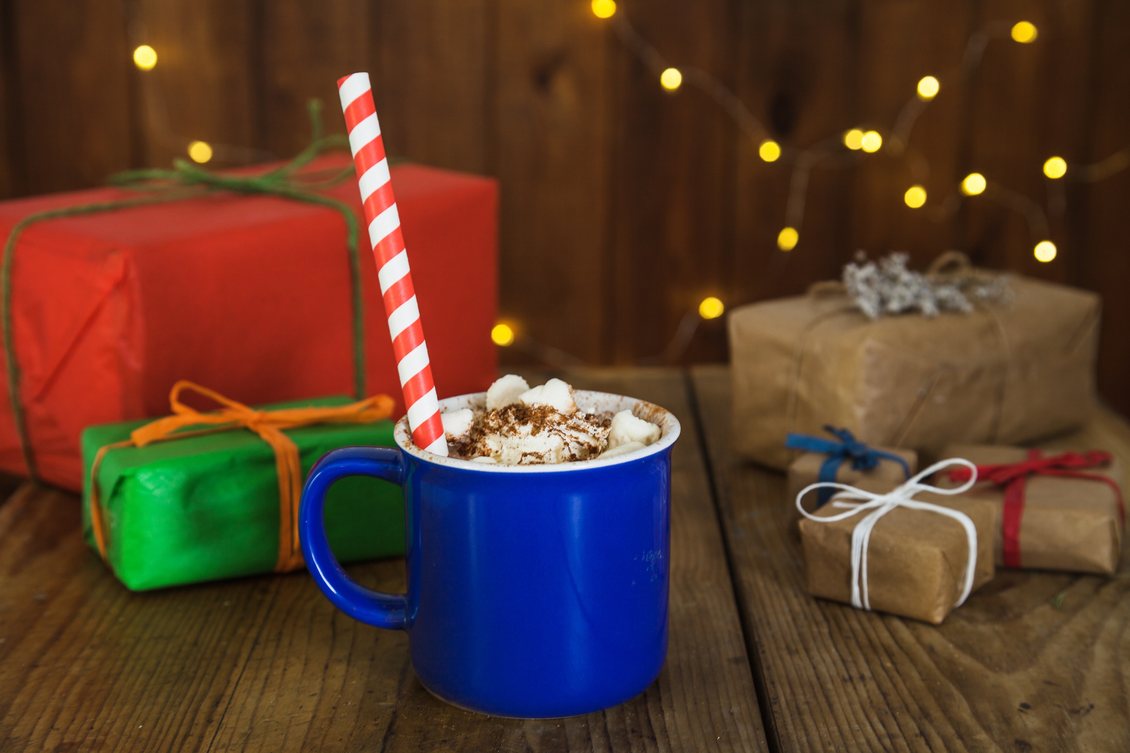 Hot Chocolate with Marshmallows and Gifts HD Wallpaper