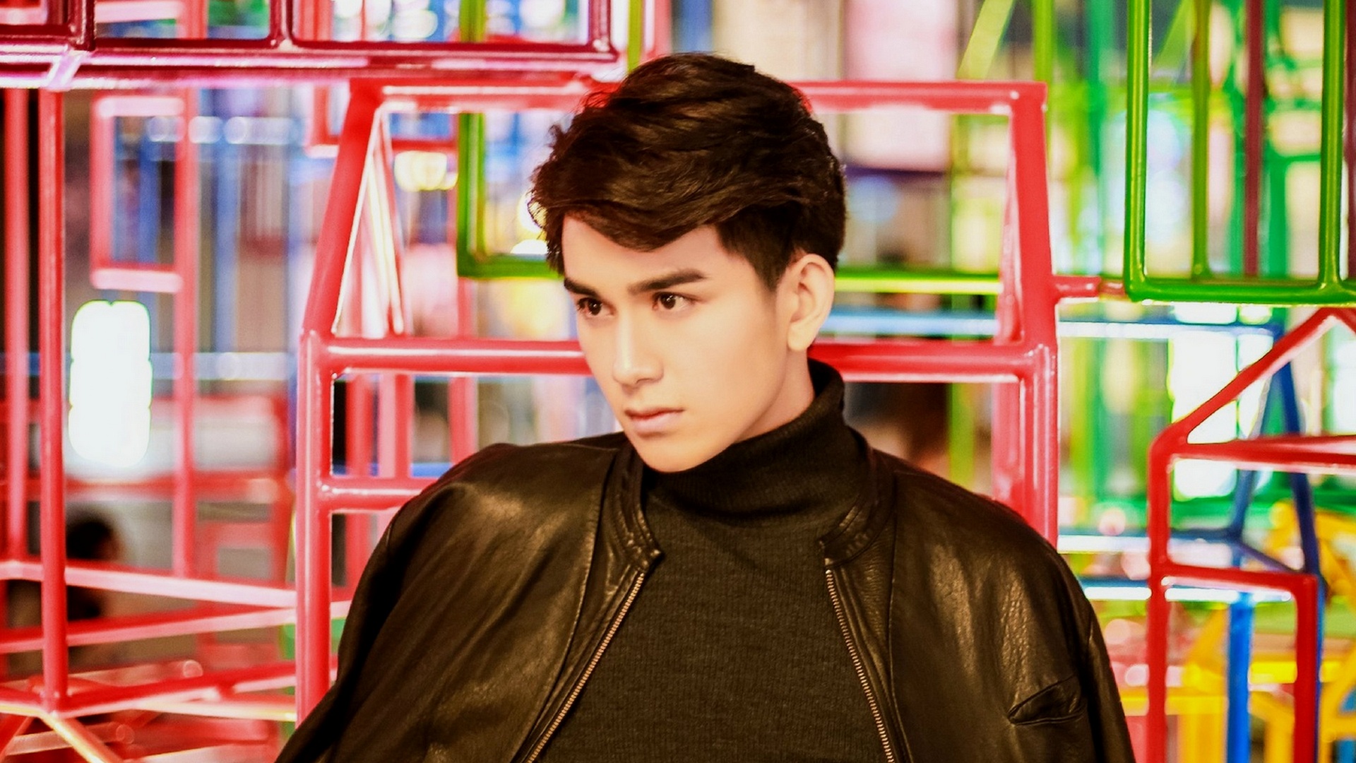 Zhu Zanjin in black turtleneck and leather jacket HD Wallpaper