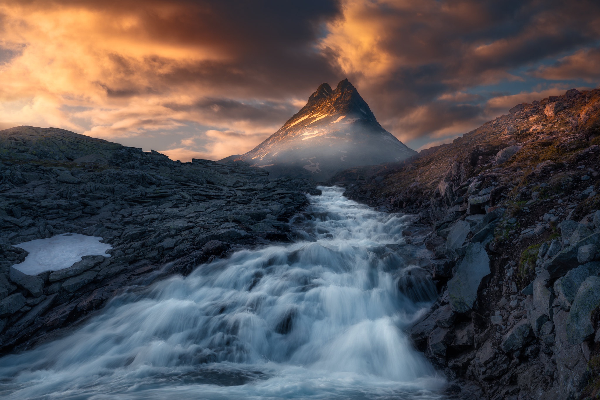 Mountain peak with river in Norway HD Wallpaper